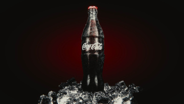 Картинка бренды coca-cola бутылка напиток лед
