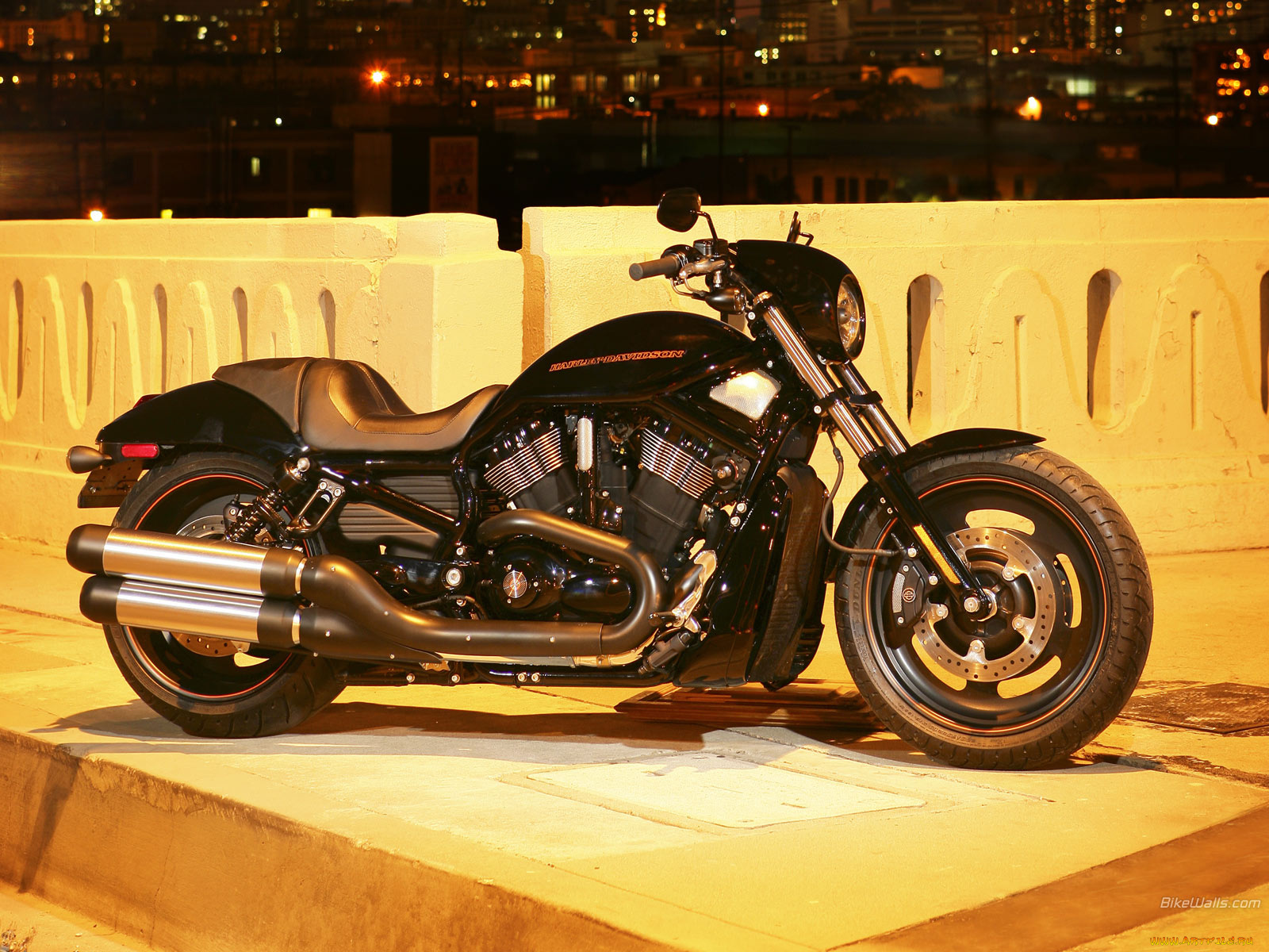 Мотоцикл Harley-Davidson VRSCDX