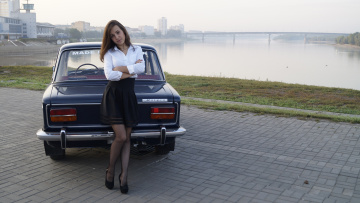 Картинка автомобили -авто+с+девушками лада 2103