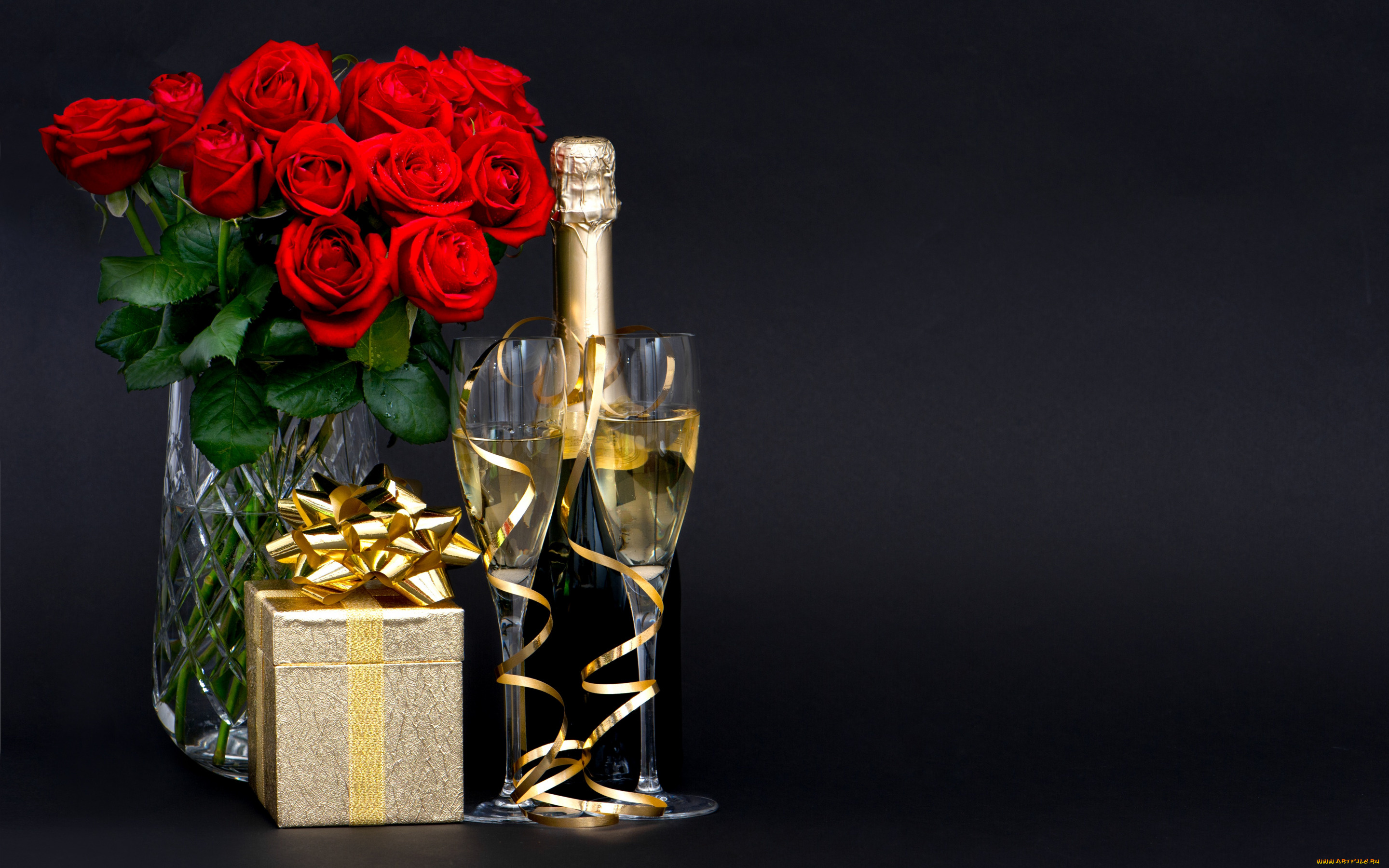 праздничные, день, рождения, цветы, подарок, бокалы, шампанское