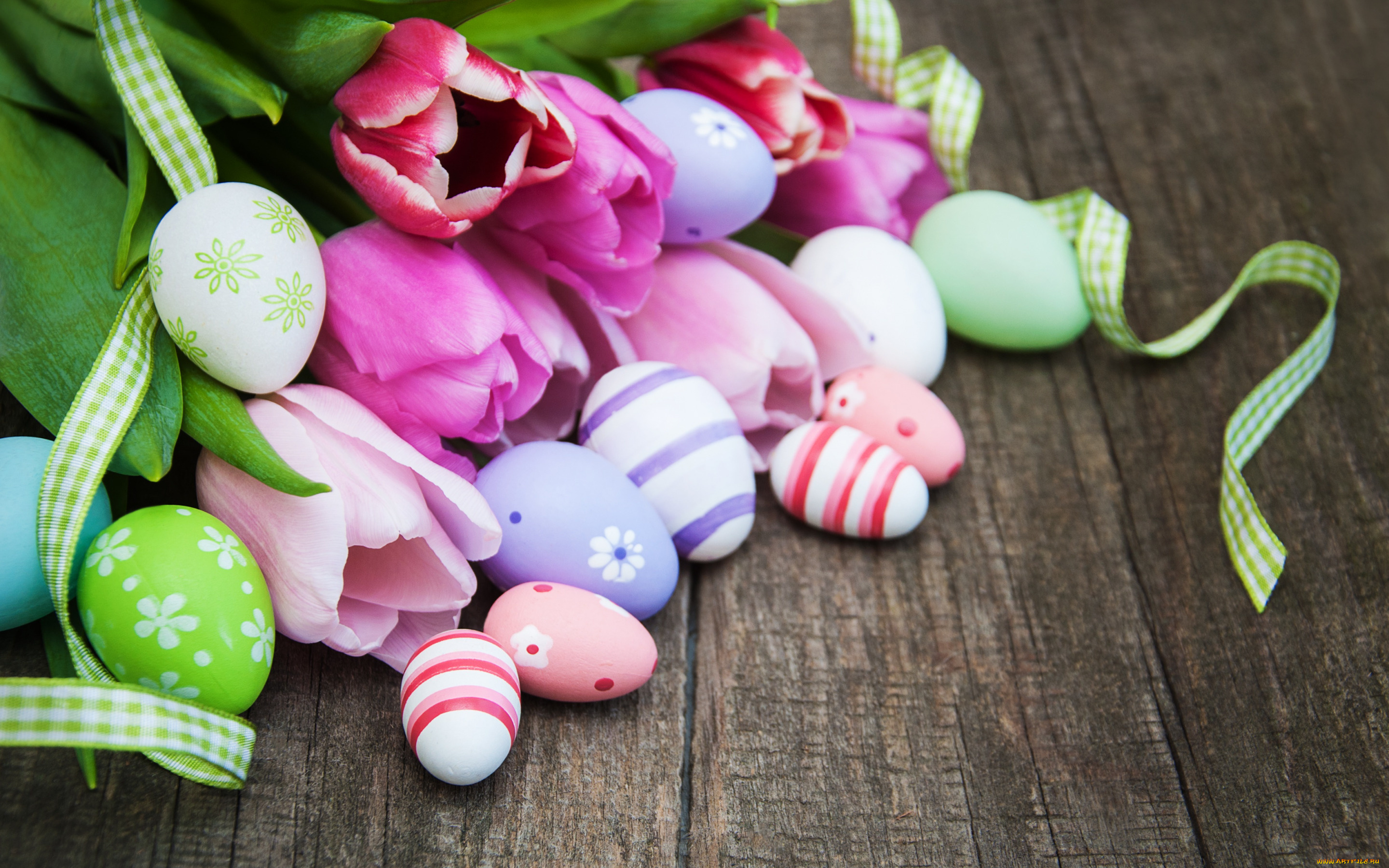 праздничные, пасха, цветы, яйца, colorful, тюльпаны, happy, wood, pink, flowers, tulips, easter, purple, eggs, decoration