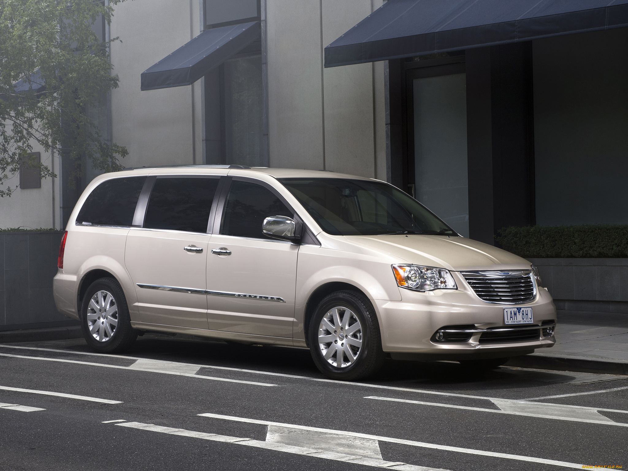 Крайслер гранд. Chrysler Grand Voyager Limited 2008. Машина Крайслер Гранд Вояджер. Крайслер Гранд Вояджер 2020. Крайслер Гранд Вояджер 2015.