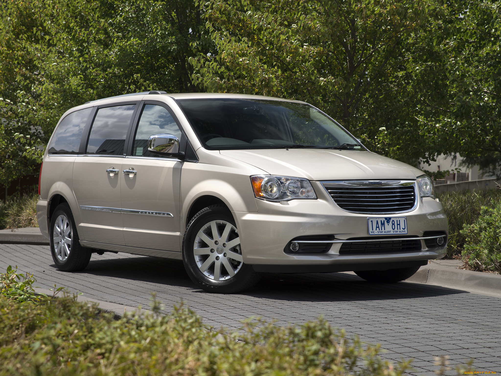 Chrysler voyager. Крайслер Гранд Вояджер. Крайслер Гранд Вояджер 2008. Крайслер Гранд Вояджер 2015. Chrysler Grand Voyager Limited 2008.