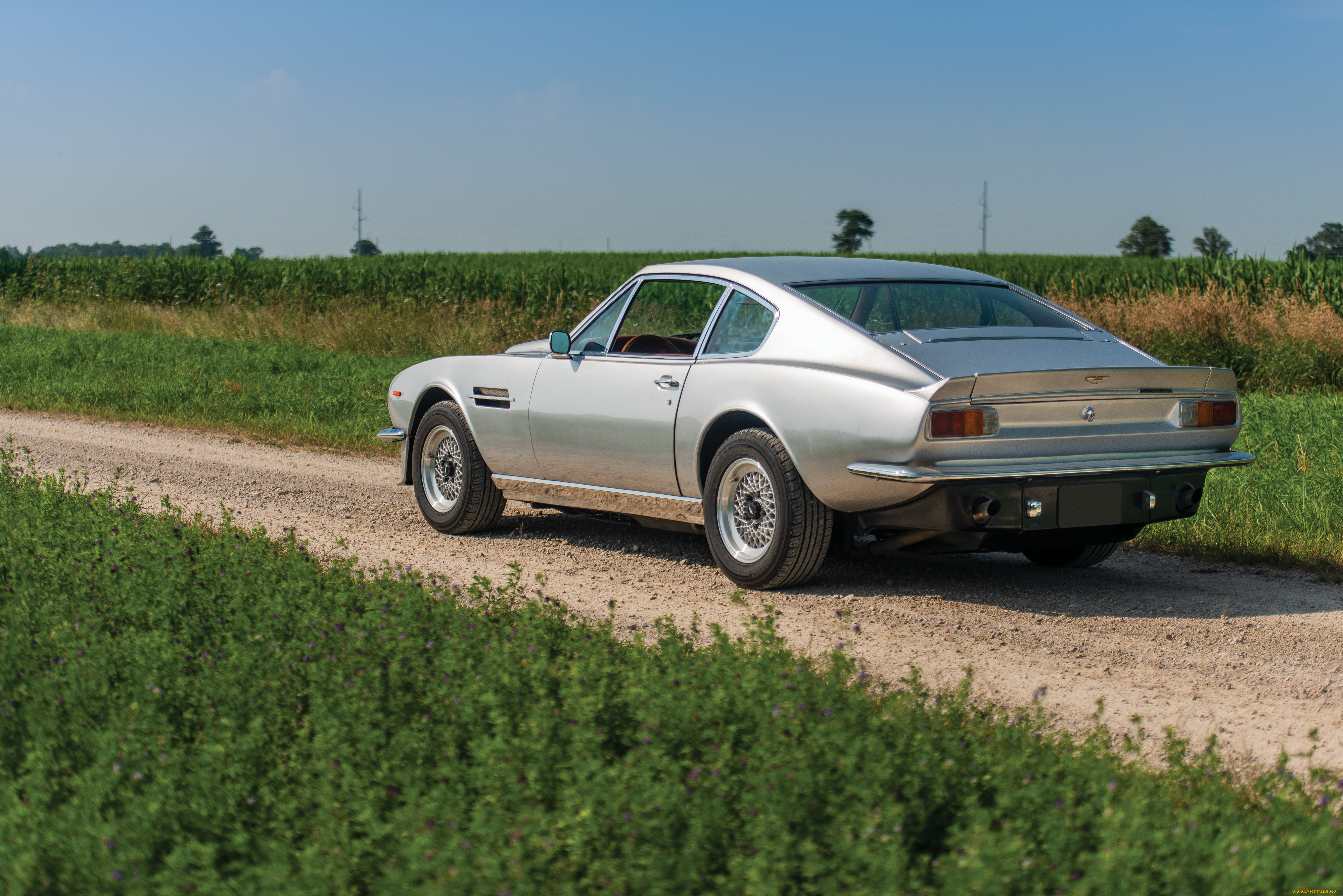 Aston Martin v8 Vantage 1977