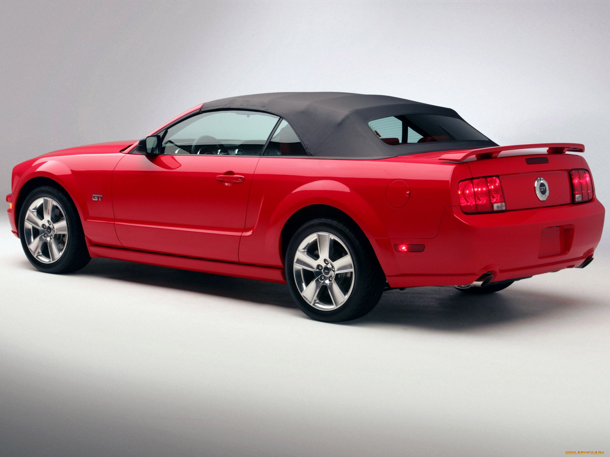 Машина года. Ford Mustang 2005 Cabriolet. Ford Mustang Cabrio 2005. Mustang gt Convertible 2005. Ford Mustang 2005 Convertible.