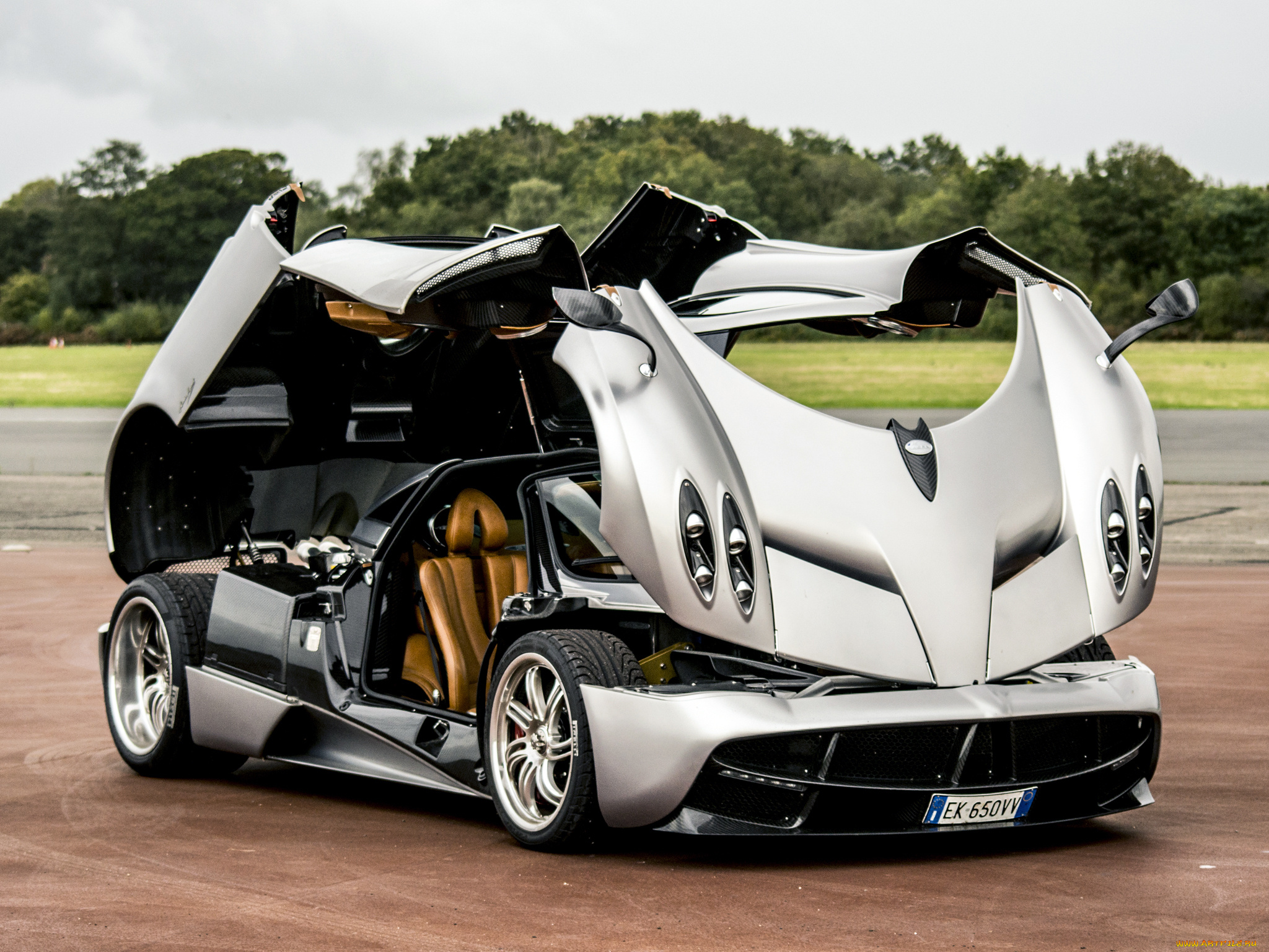 автомобили, pagani