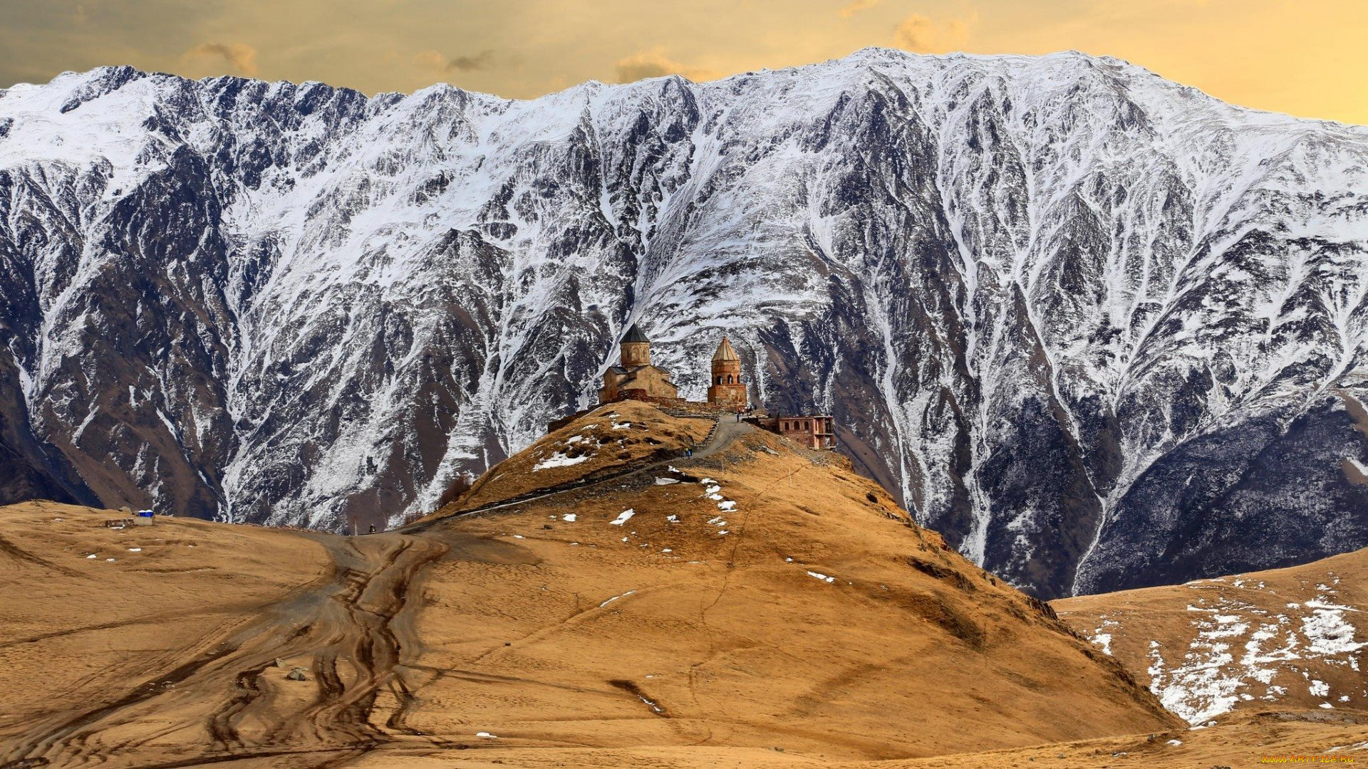 города, -, пейзажи, церковь, hills, dirt, road, georgia, church, mountains, snowy, peak, горы, landscape, nature, пейзаж, грузия