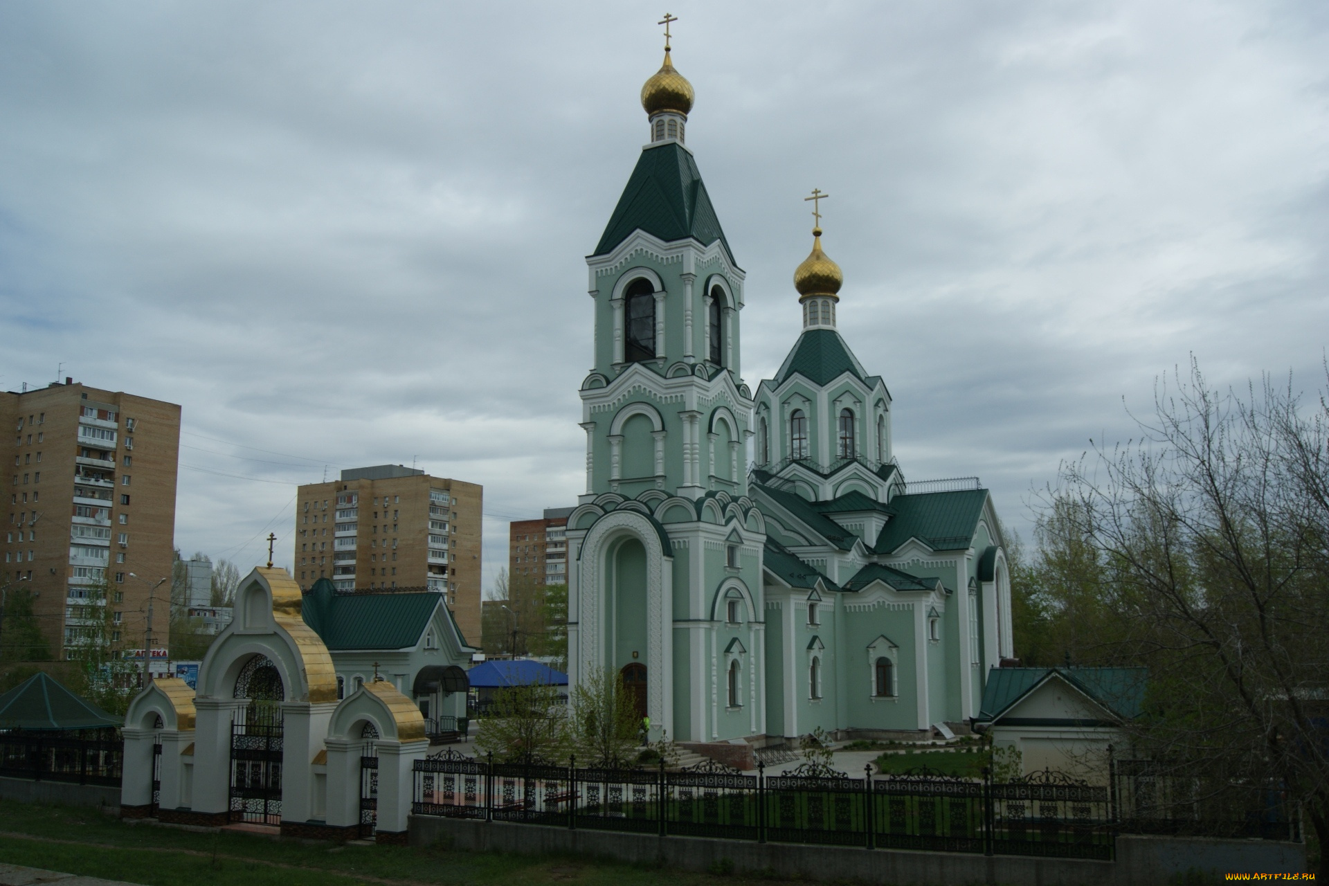 тольятти, , храм, в, честь, святителя, тихона, , патриарха, московского, города, -, православные, церкви, , монастыри, храм, небо, дома, деревья, ограда, ворота