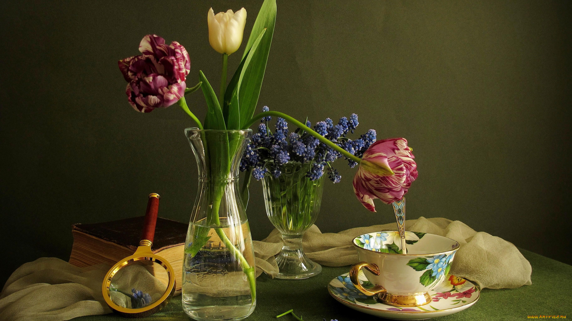 авт, margarita, epishina, цветы, разные, вместе, книга, тюльпаны, вазы, чашка, блюдце, ложечка, лупа