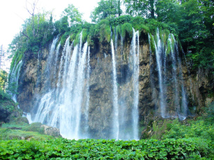 обоя природа, водопады, скала, водопад, зелень