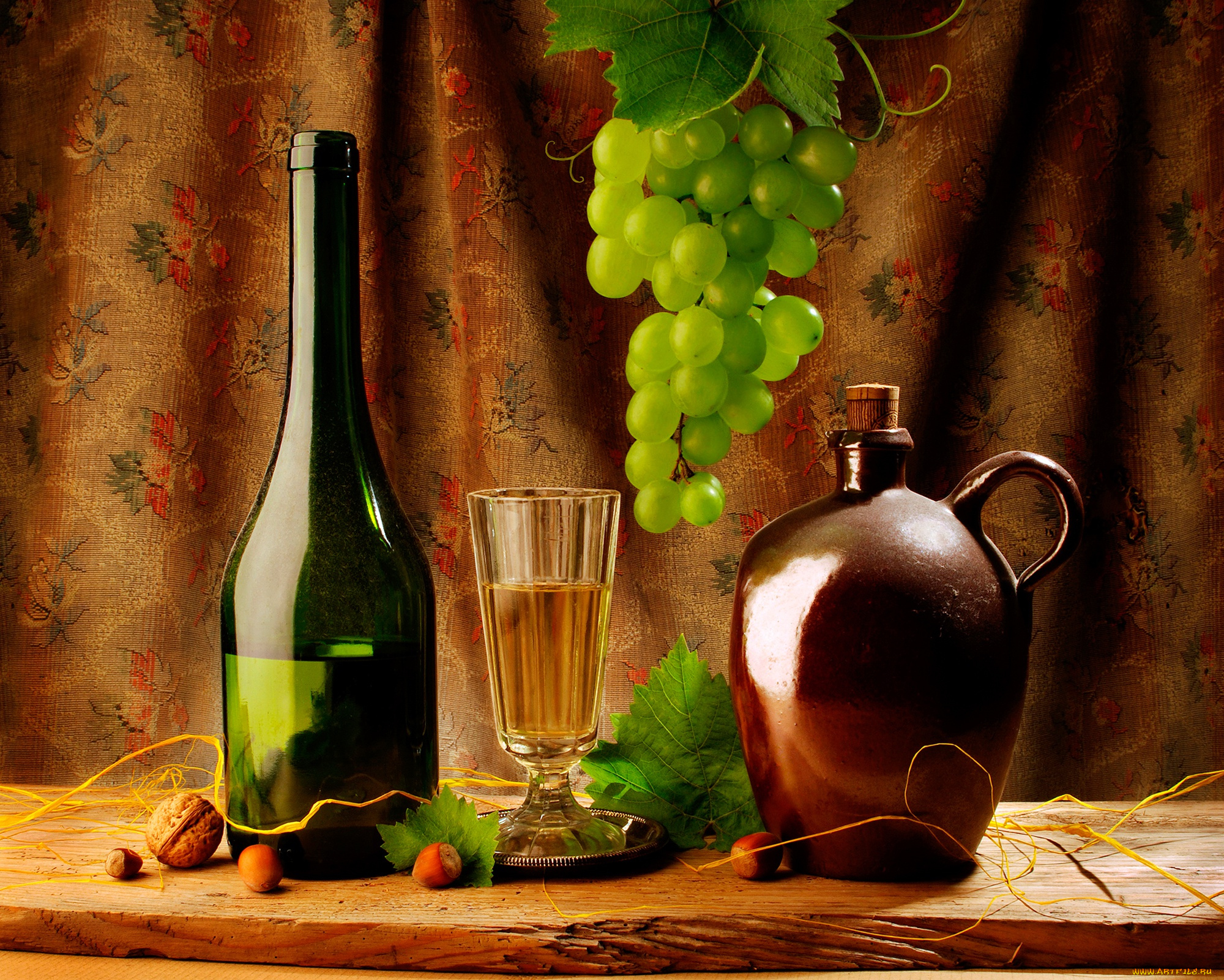 еда, натюрморт, фундук, штора, грецкий, орехи, кувшин, вино, зеленый, листья, доска, виноград, бокал, бутылка