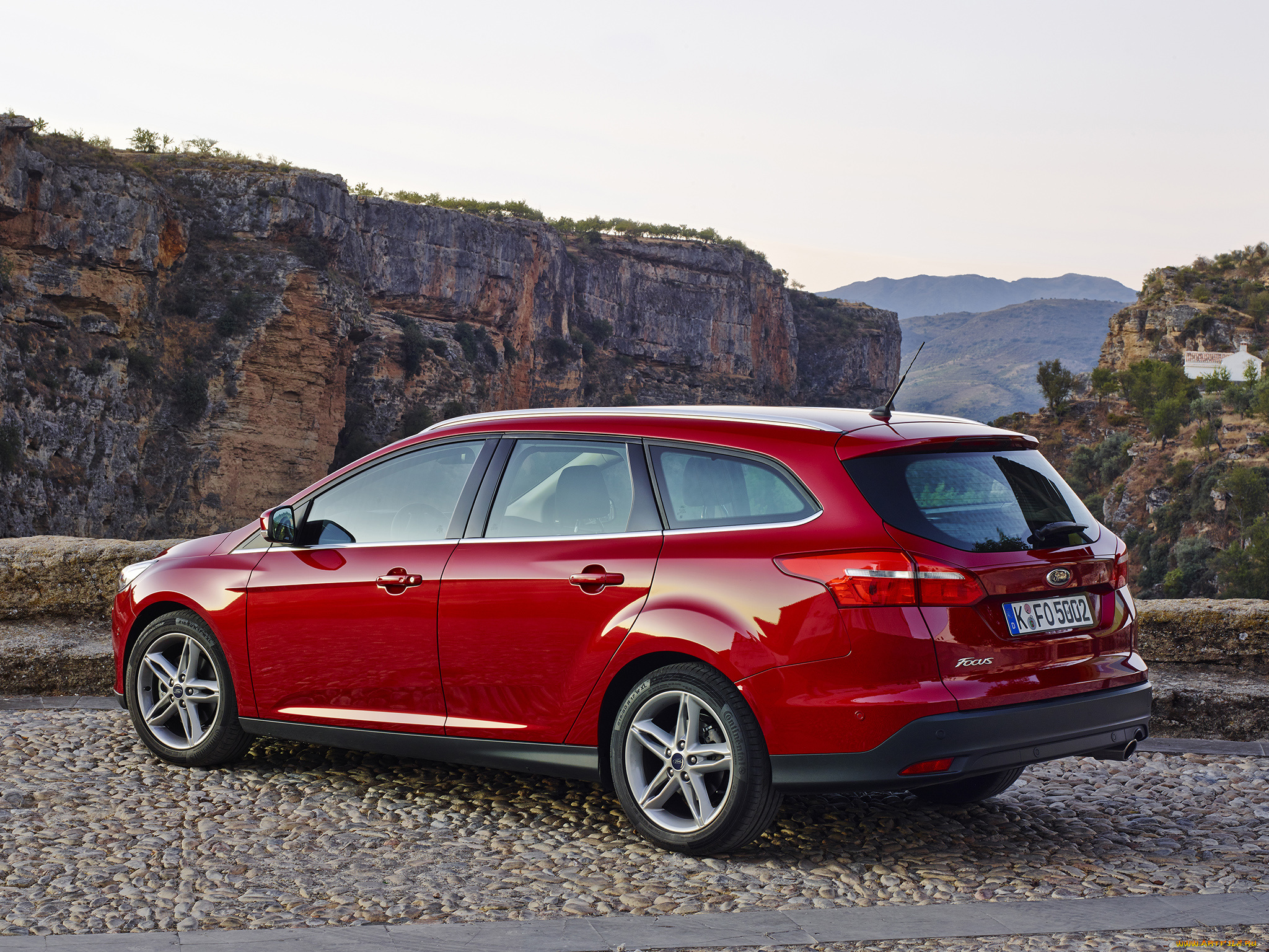 Универсалы л. Ford Focus 2014 универсал. Ford Focus 2015 универсал. Ford Focus Wagon 2014. Ford Focus 3 2014 Wagon.