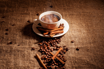 Картинка еда кофе +кофейные+зёрна палочки корица пряности зерна пар блюдце чашка пена