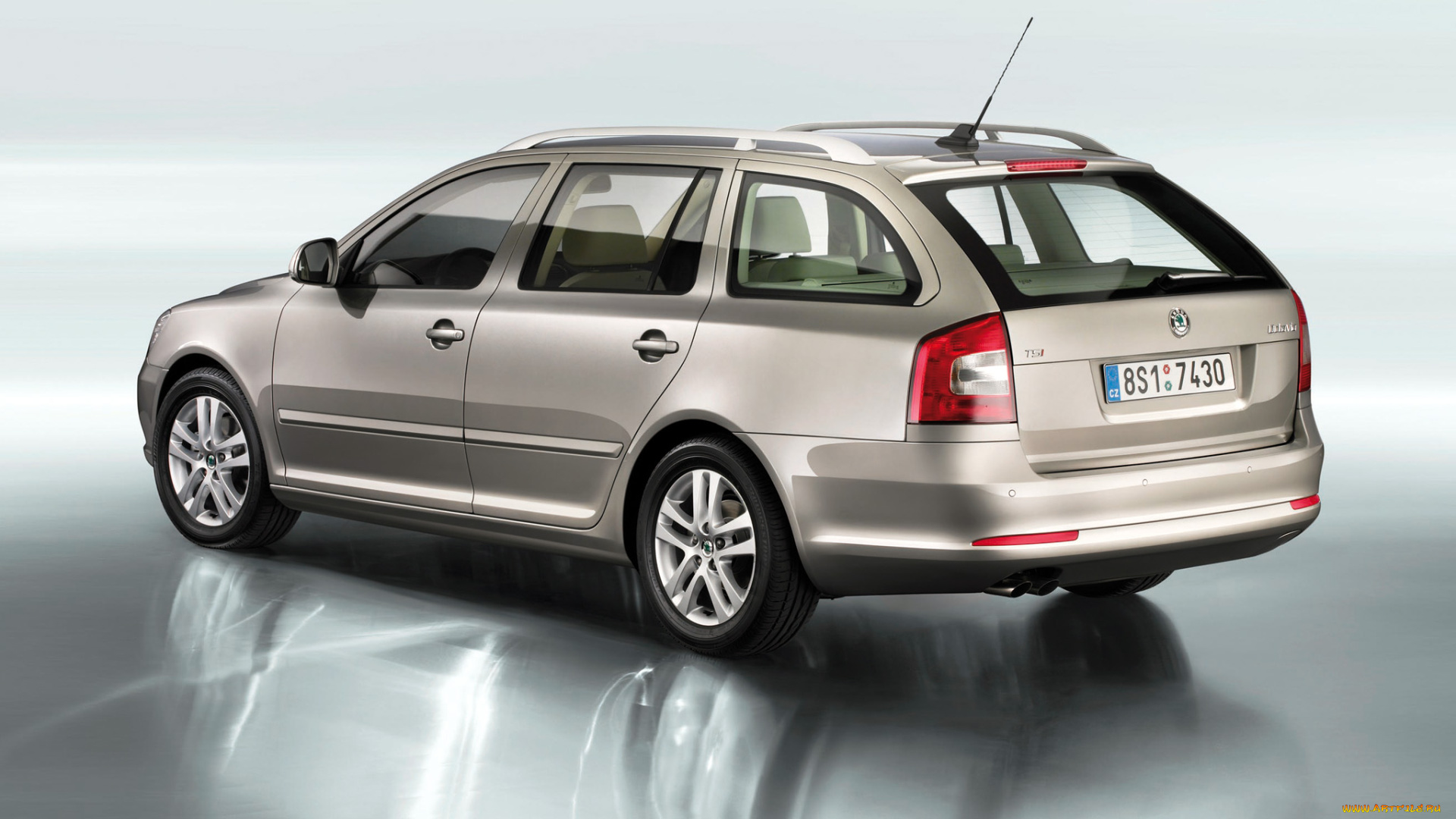 Skoda Octavia Combi 2