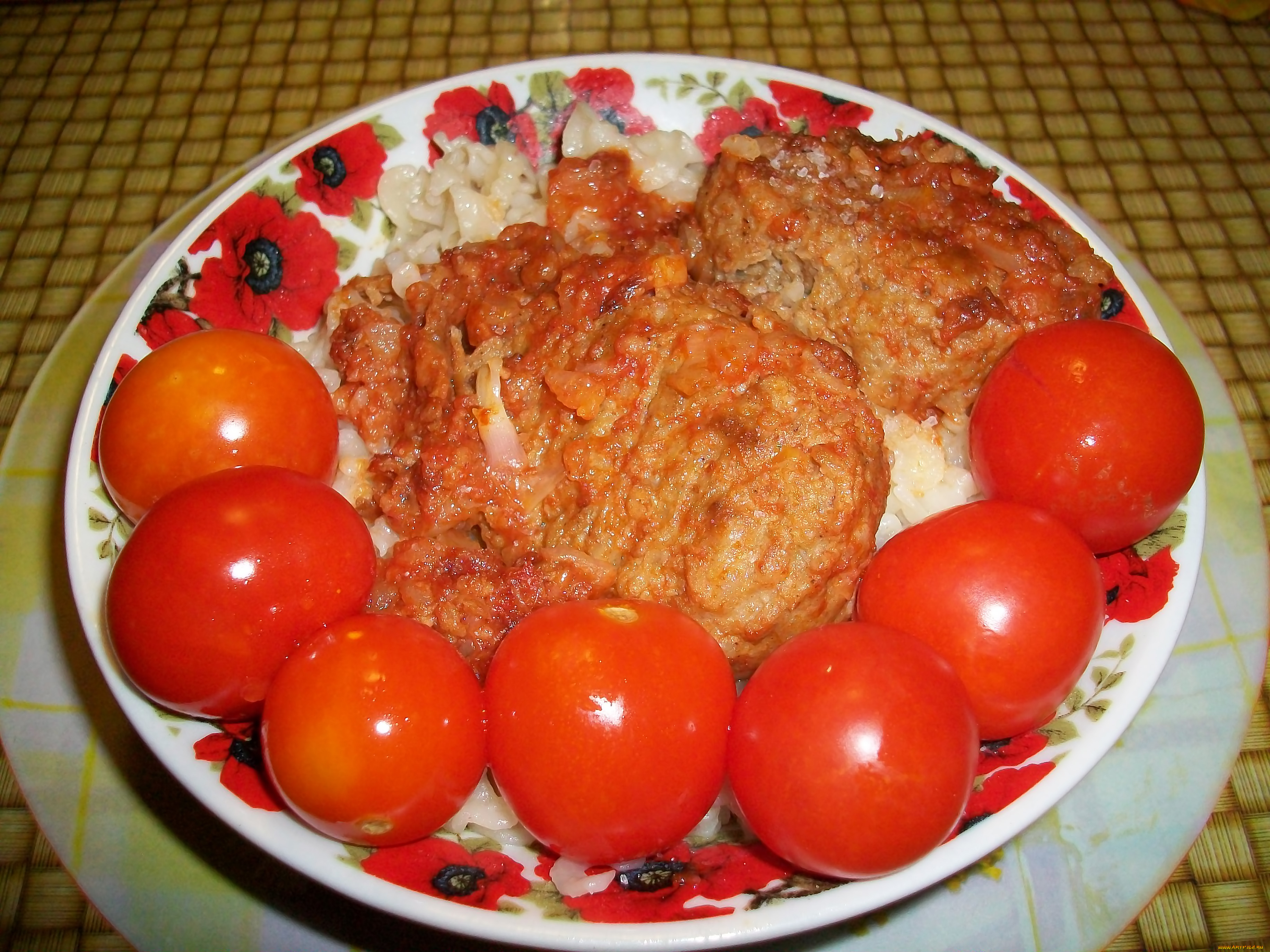 Мякоть помидоров рецепт. Мясо с помидорами. Котлеты с помидорами. Котлеты в томате. Котлетные томат.