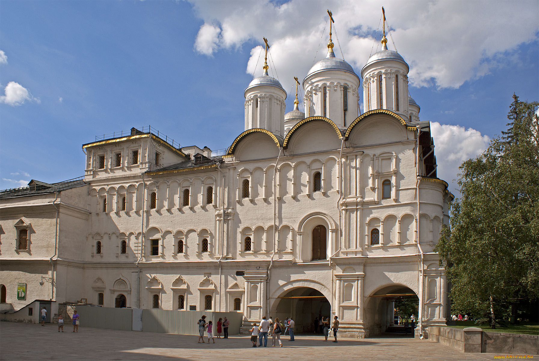 патриаршие, палаты, церковью, двенадцати, апостолов, города, москва, россия, церковь, облака, небо, дерево