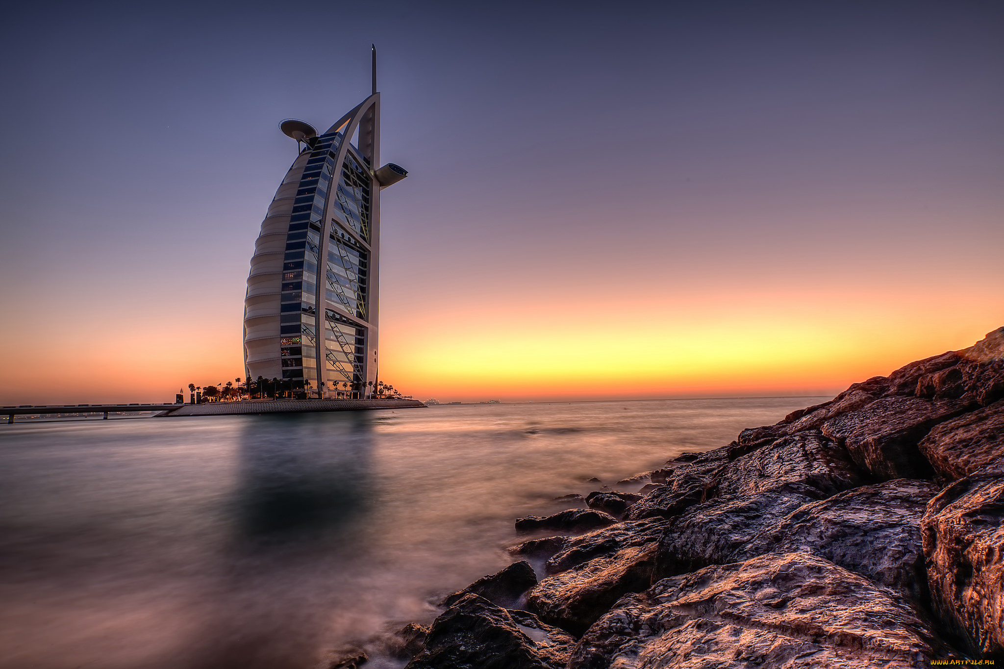 отель-парус в Дубае бесплатно