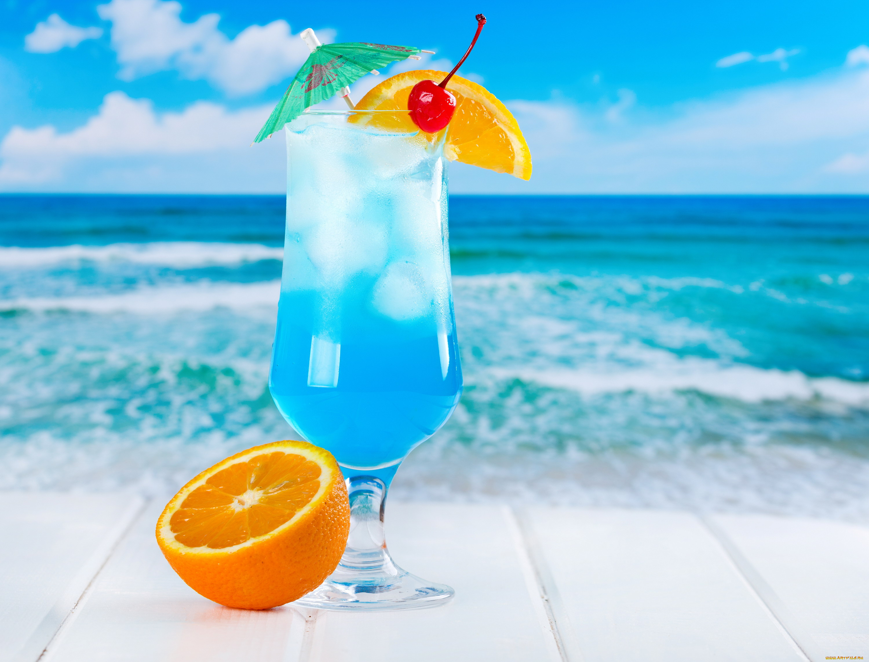 еда, напитки, , коктейль, вишня, апельсин, фрукты, море, tropical, curacao, orange, drink, fruits, blue, cocktail, коктейль, fresh, пляж, лед