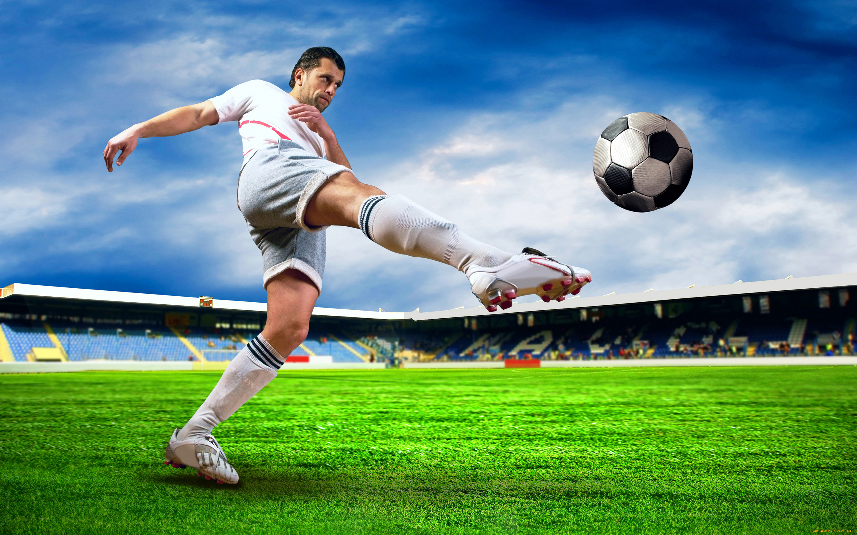 Спортивные события футбол. Футбол. Спорт футбол. Футболисты на поле. Футболист пинает мяч.