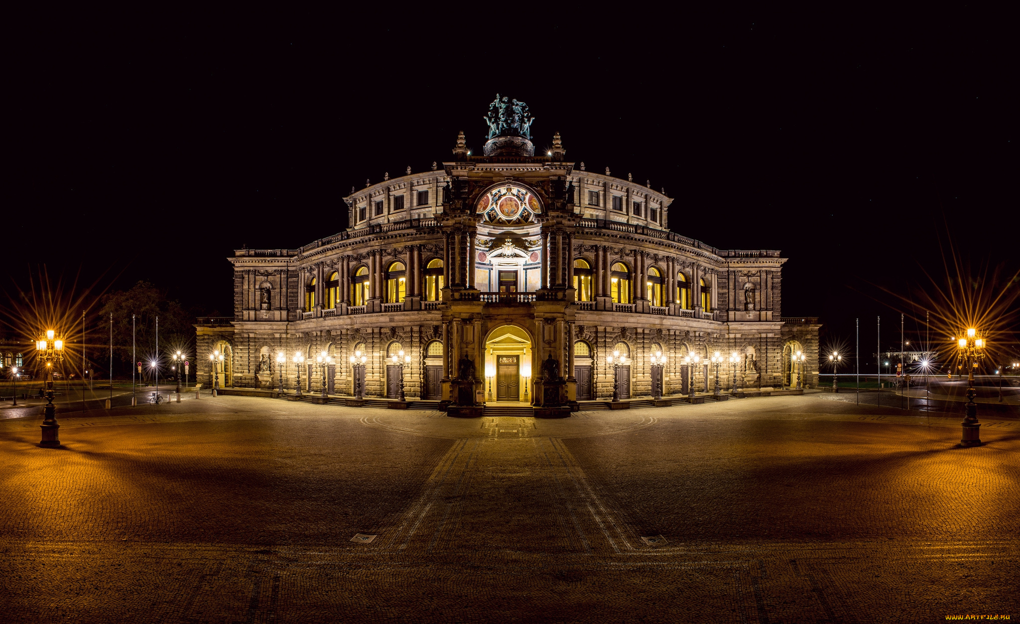 Theaterplatz, Dresden, Germany без смс