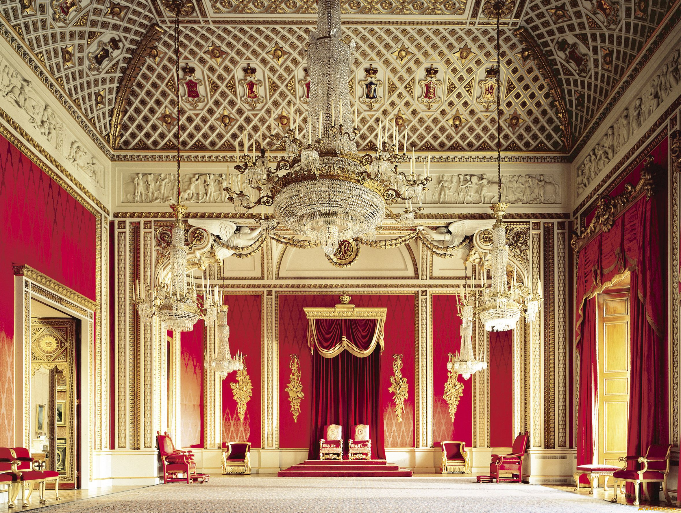 Клоун дворец. Букингемский дворец бальный зал. Тронный зал Букингемского дворца. Букингемский дворец спальня королевы. Дворец короля Швеции Тронный зал.