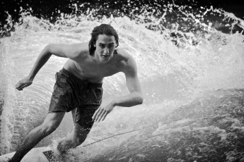 Картинка спорт серфинг парень вода брызги