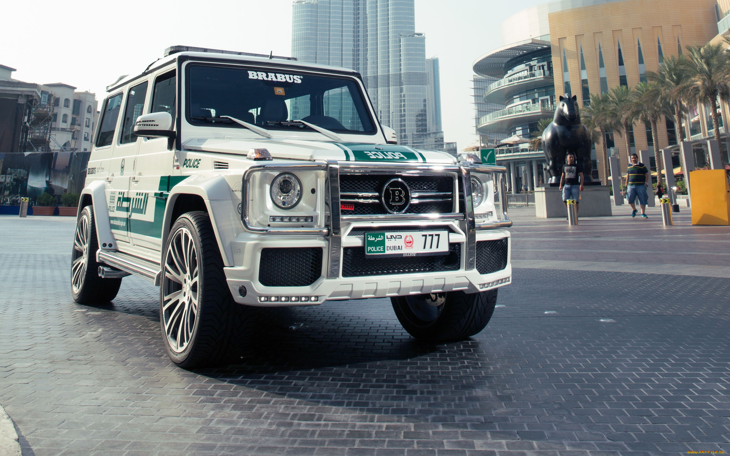 Гелик в дубае. Mercedes g63 Brabus Dubai. Mercedes-Benz Brabus g700. Mercedes Benz g63 AMG Dubai. Мерседес Брабус 700 Дубай.
