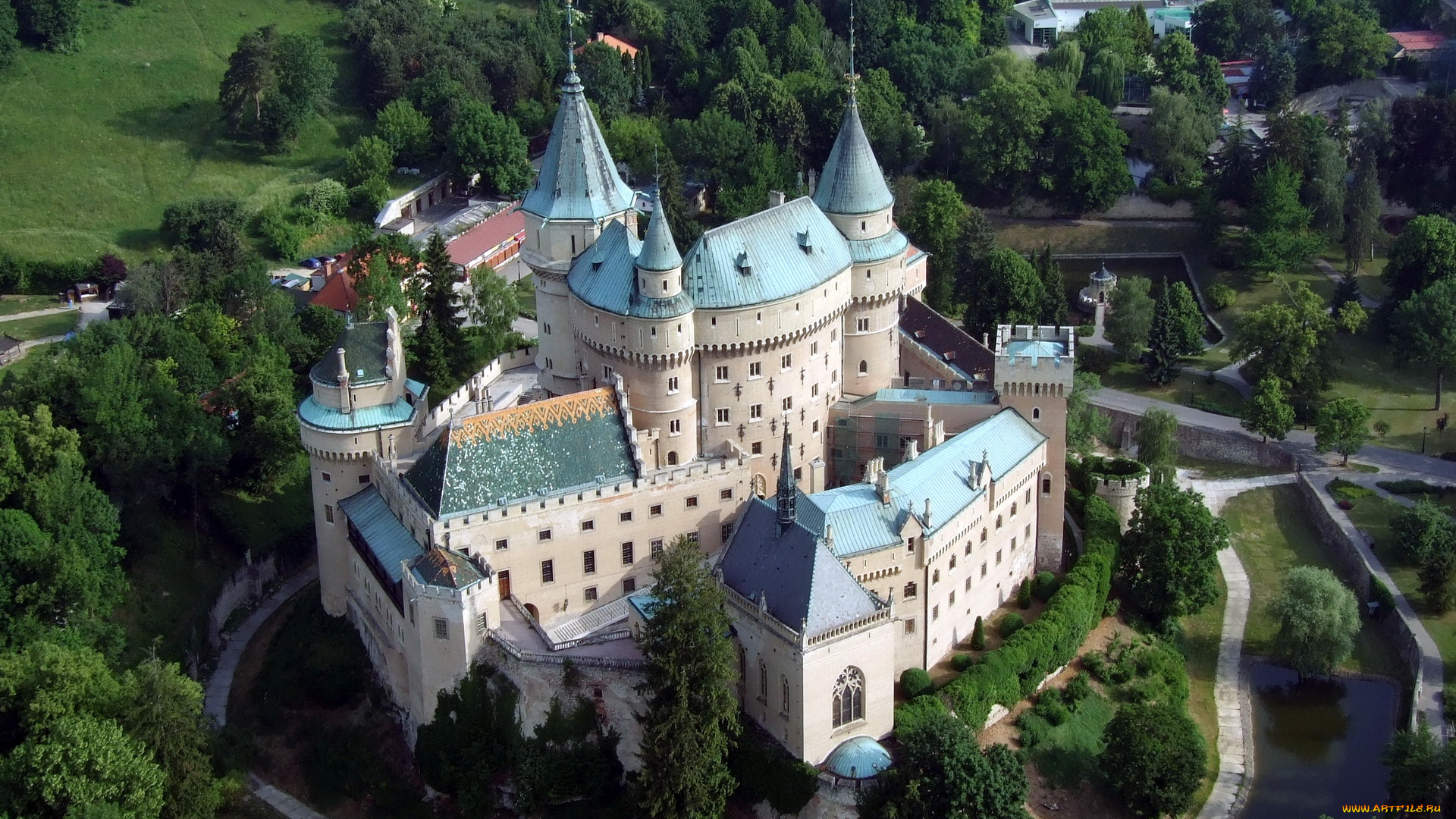 slovakia, castle, bojnicky, города, дворцы, замки, крепости, вид, сверху