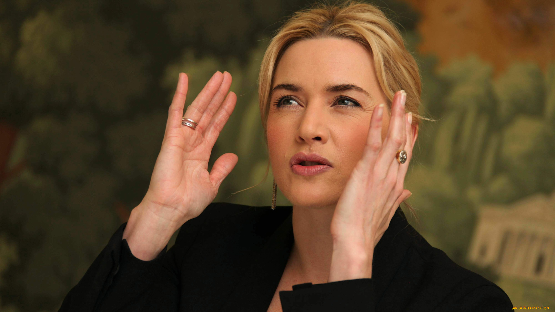 девушки, kate, winslet, жакет, руки, актриса, кольца, блондинка, кейт, уинслетт