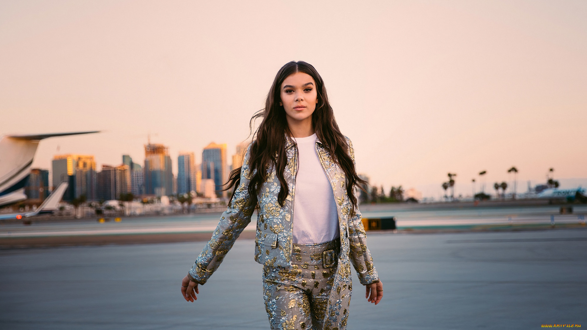 девушки, hailee, steinfeld, костюм, майка