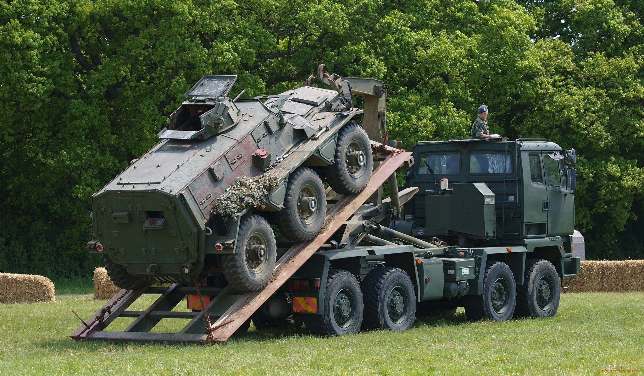 foden, truck, loading, a, saracen, техника, военная, техника, погрузка, бтр, тягач