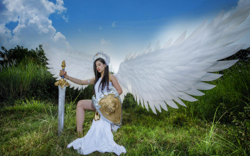 Картинка девушки -+креатив +косплей ангел крылья косплей меч щит