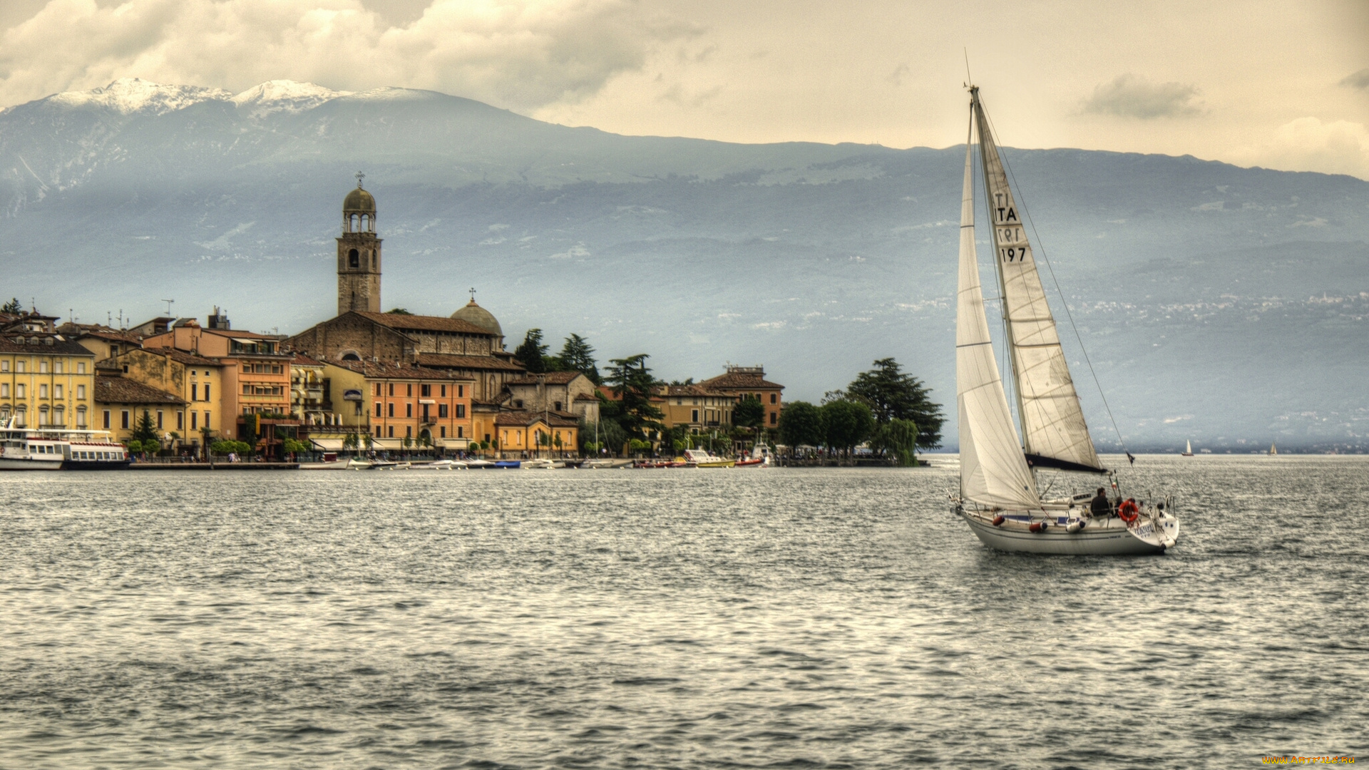 salo, italy, корабли, Яхты, озеро, гарда, lombardy, сало, италия, lake, garda, здания, горы, набережная, ломбардия