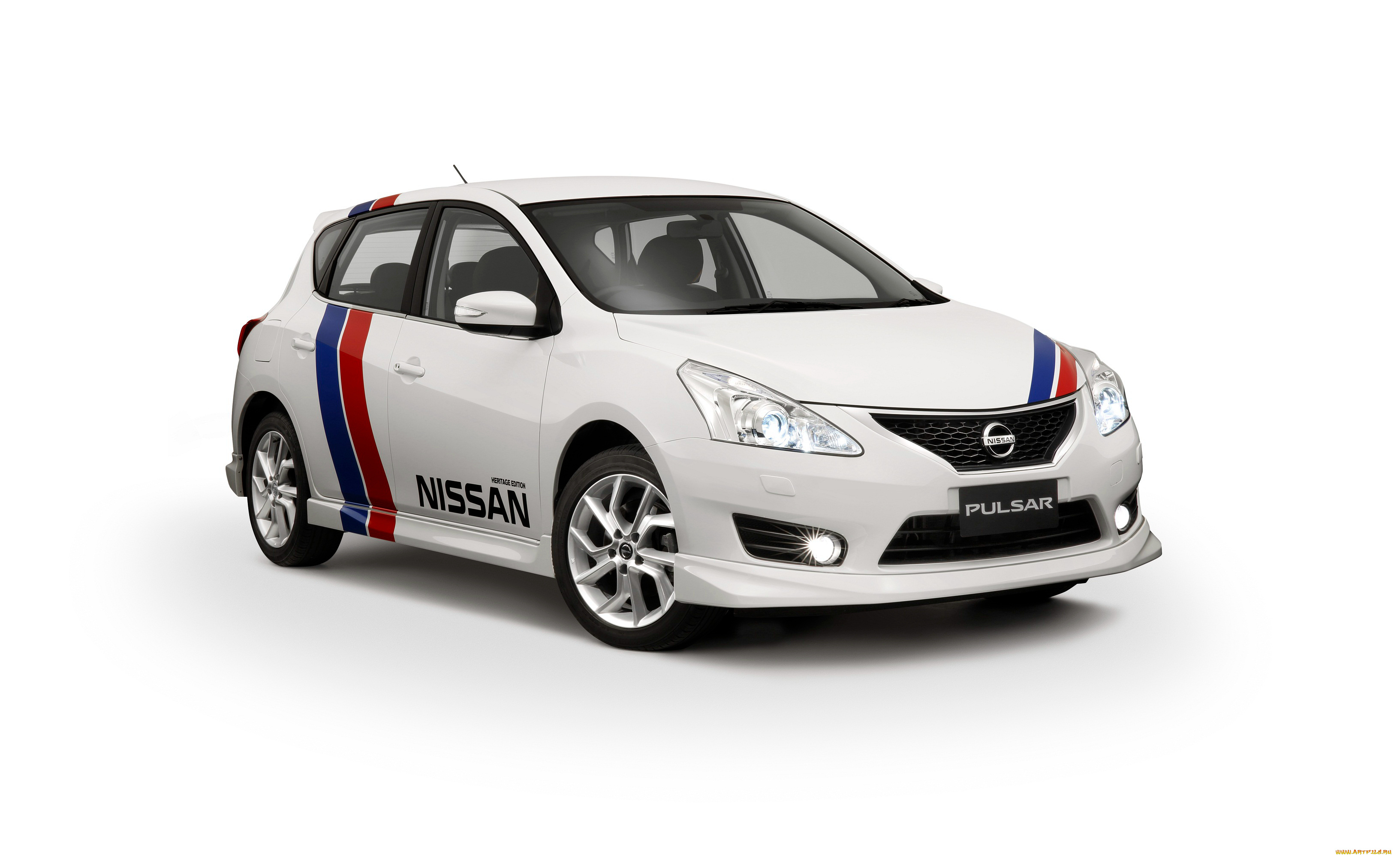 автомобили, nissan, datsun, светлый, 2014г, nb17, heritage, edition, sss, pulsar