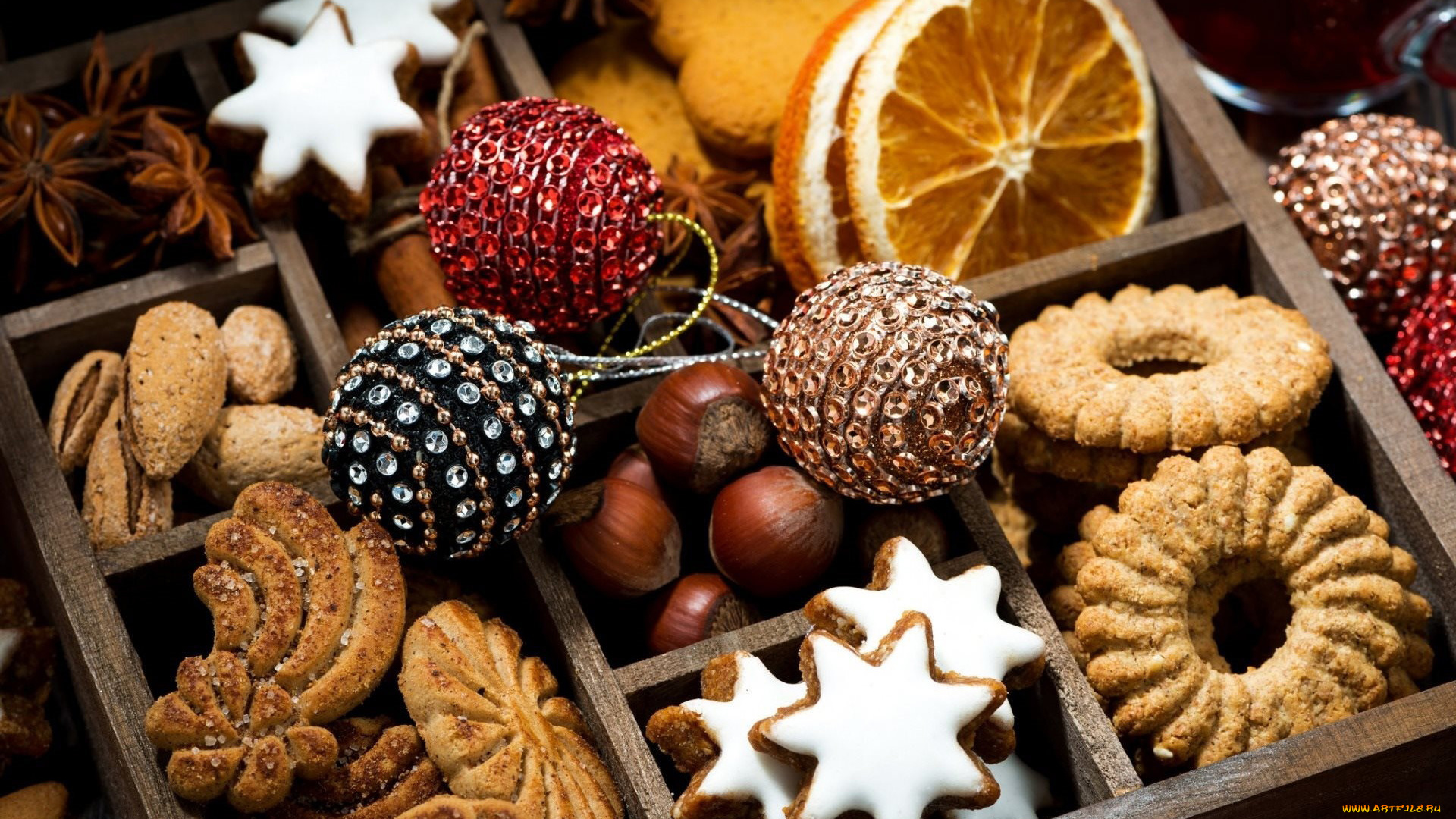 праздничные, угощения, орехи, пряники, шарики