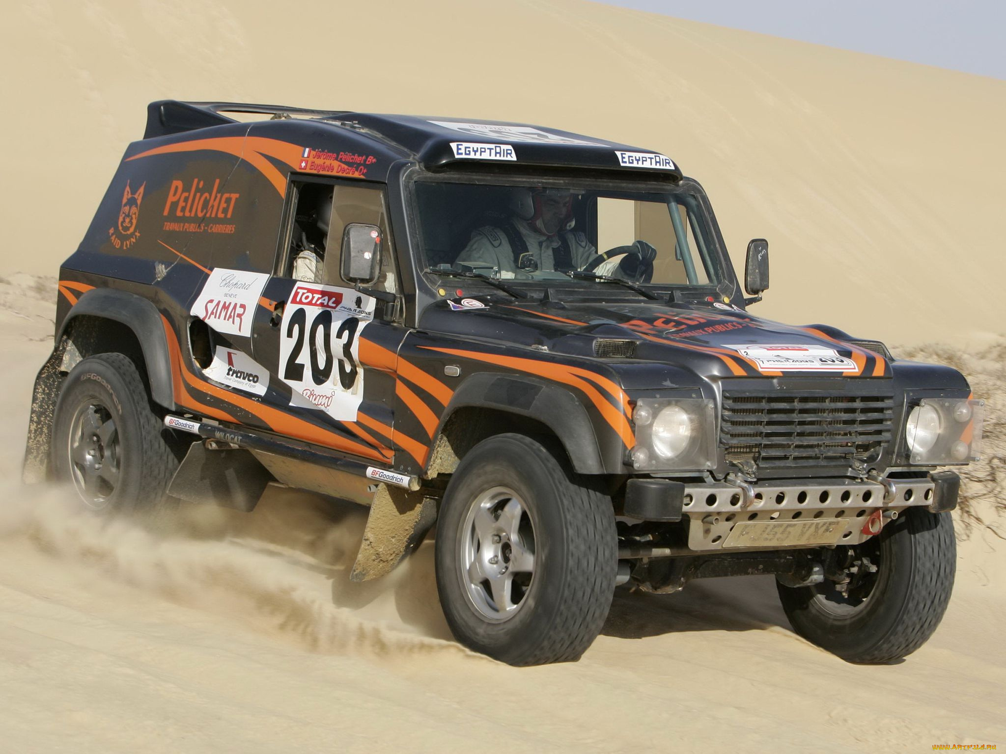 Bowler. Ленд Ровер Боулер. Land Rover Wildcat. Боулер Вилдкат. Дефендер на Дакаре.