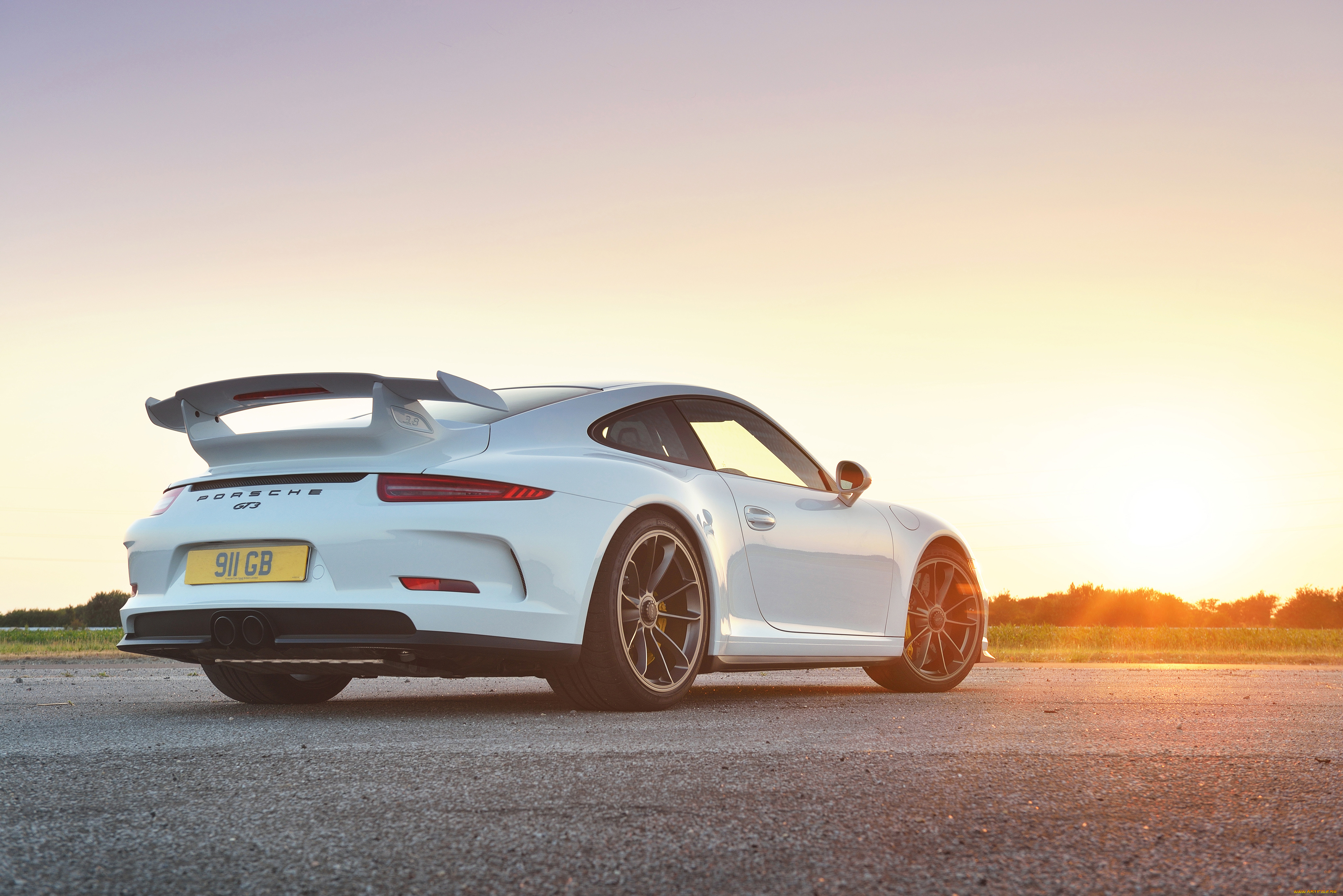 белый автомобиль Porsche 911 GT3 RS white car скачать