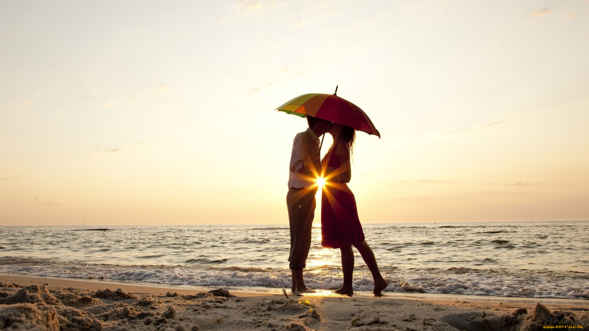 разное, мужчина, женщина, на, закате, пляже, стоит, под, зонтом, влюбленная, пара