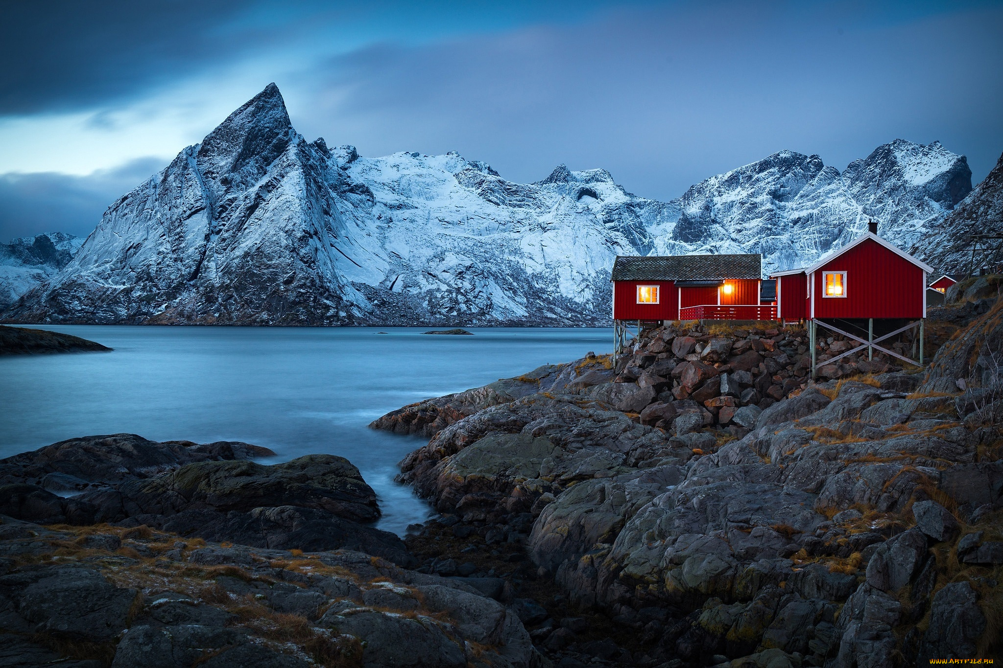природа, пейзажи, зима, горы, скалы, норвегия, домики, поселок, фьорд