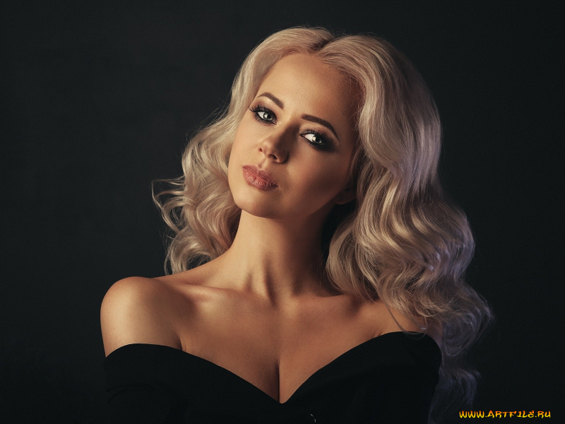 Шикарная блондинка