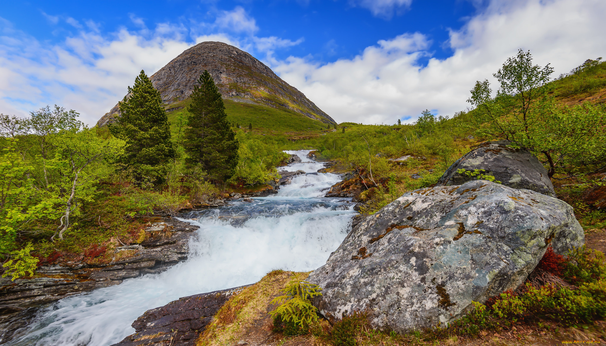 природа, водопады, поток, камни, деревья, трава, река, гора, небо, норвегия