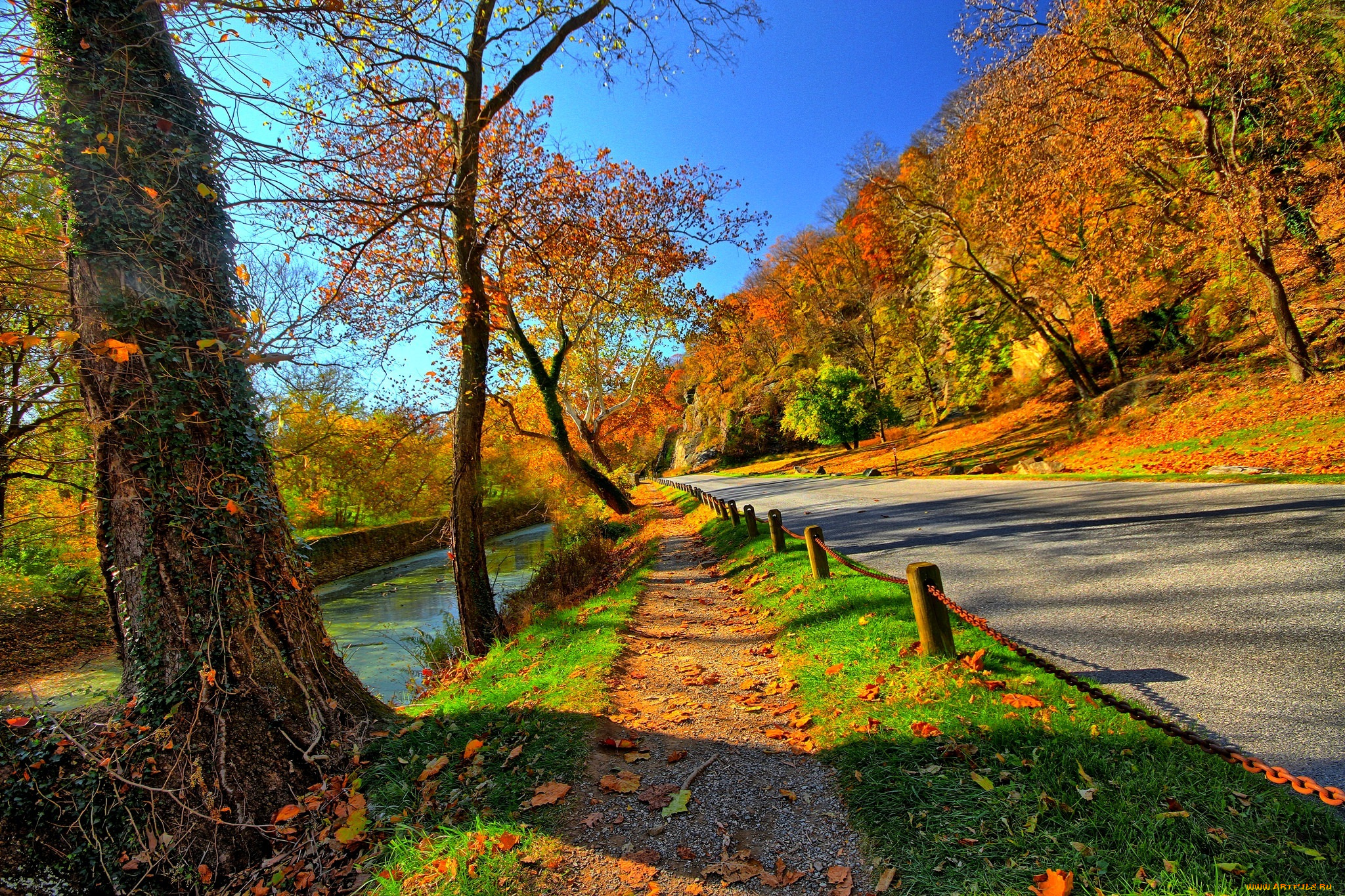 природа, дороги, небо, горы, парк, leaves, trees, park, forest, water, sky, autumn, path, road, colorful, вода, лес, дорога, деревья, осень, листья, walk, colors, fall, mountains, nature