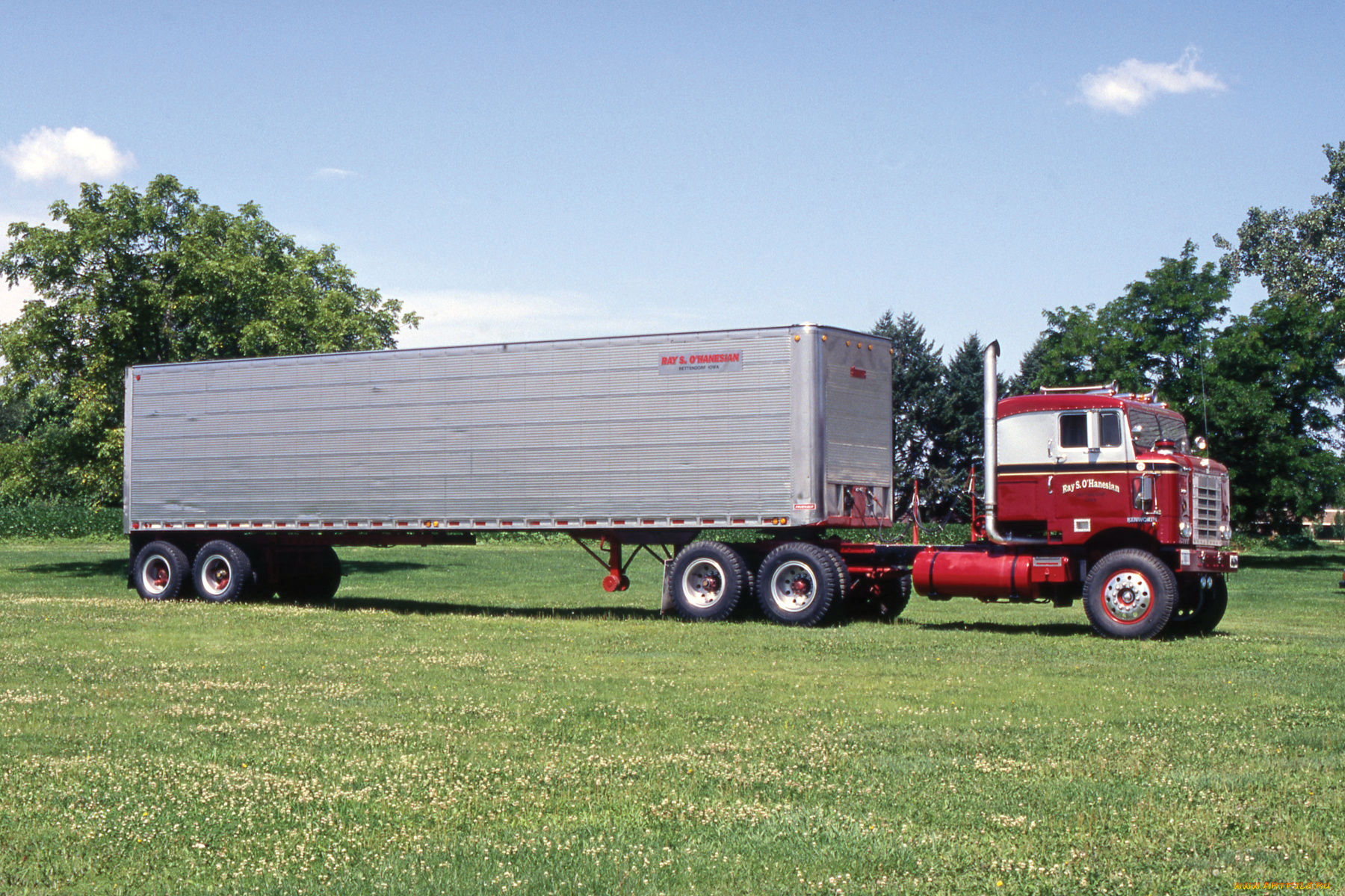 Тягач с полуприцепом. Kenworth KDC 825c. Kenworth 1958. Kenworth Bullnose. Кенворт с полуприцепом.