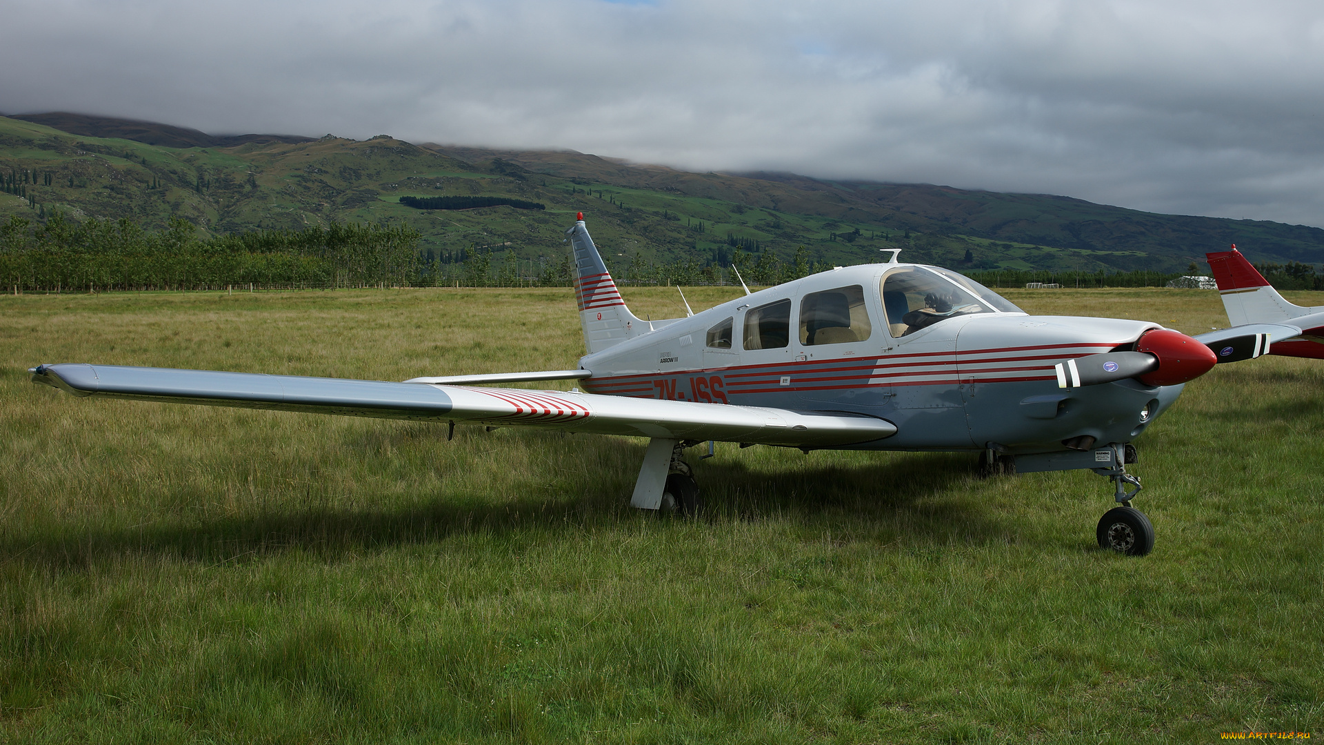 pa-28r-201, arrow, iii, aircraft, авиация, лёгкие, и, одномоторные, самолёты, поле, самолет, одномоторный, легкий, трава