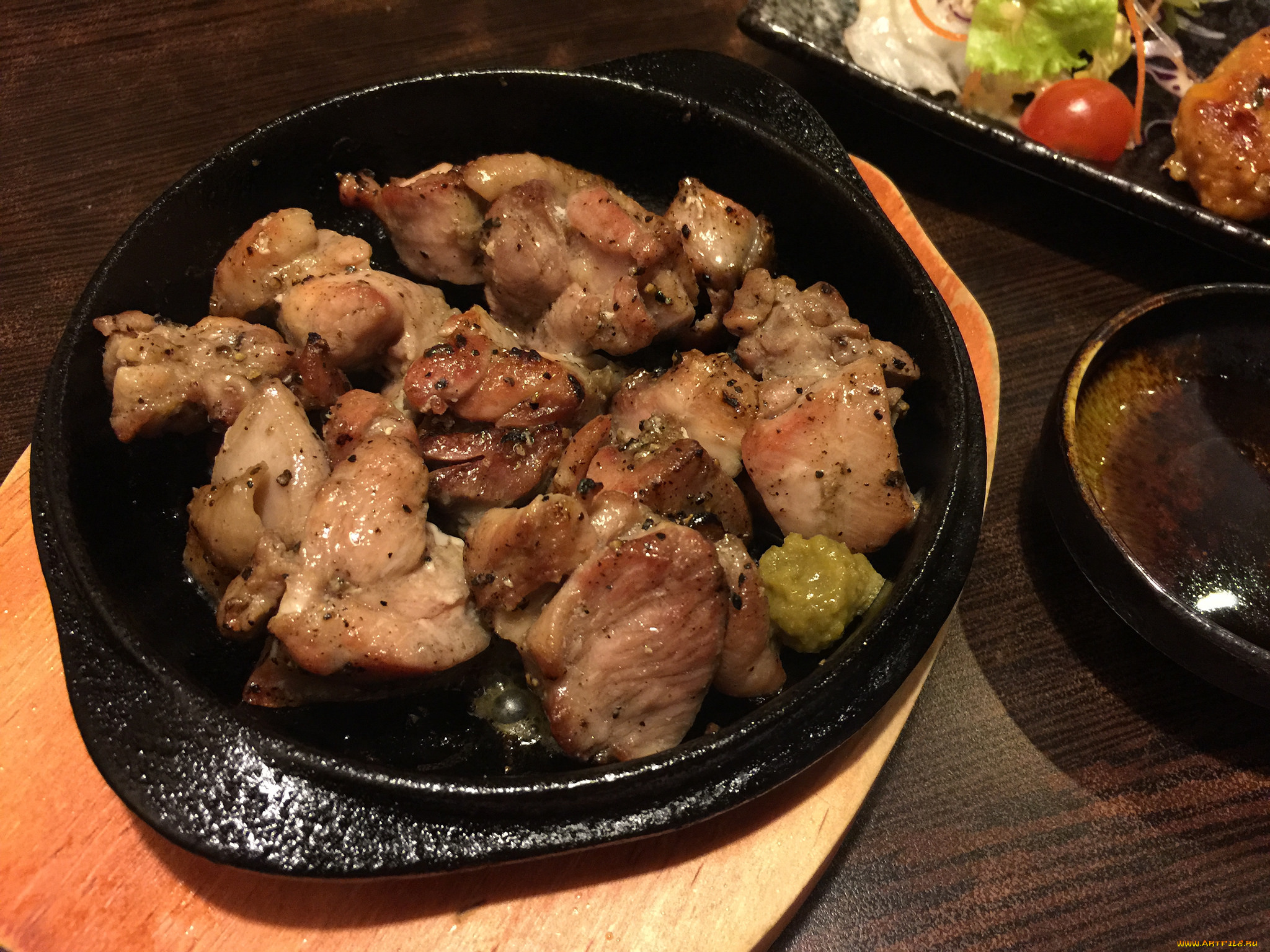 Легкие блюда из мяса. Мясное блюдо домашнее. Вторые блюда из мяса. Мясные блюда на каждый день. Японская кухня мясо.