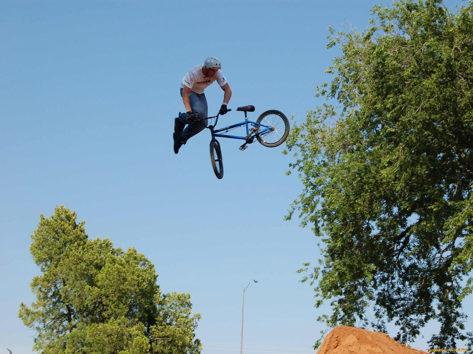 middle, of, tail, whip, in, pro, dirt, спорт, bmx