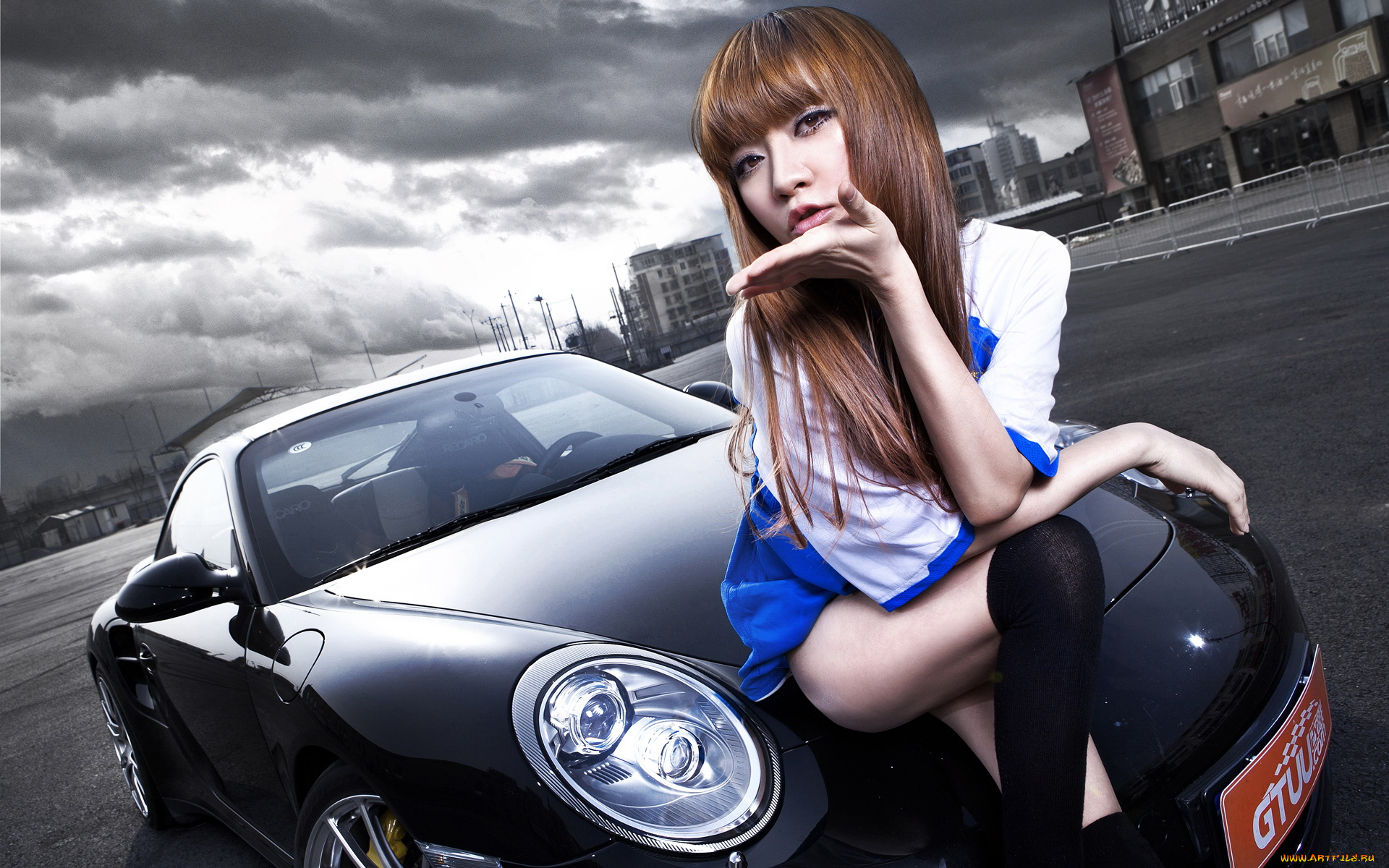 Молодые девушки с машинами. Японские автомобили и девушки. Японка машина. Японские машины с девушками. Японка возле машины.