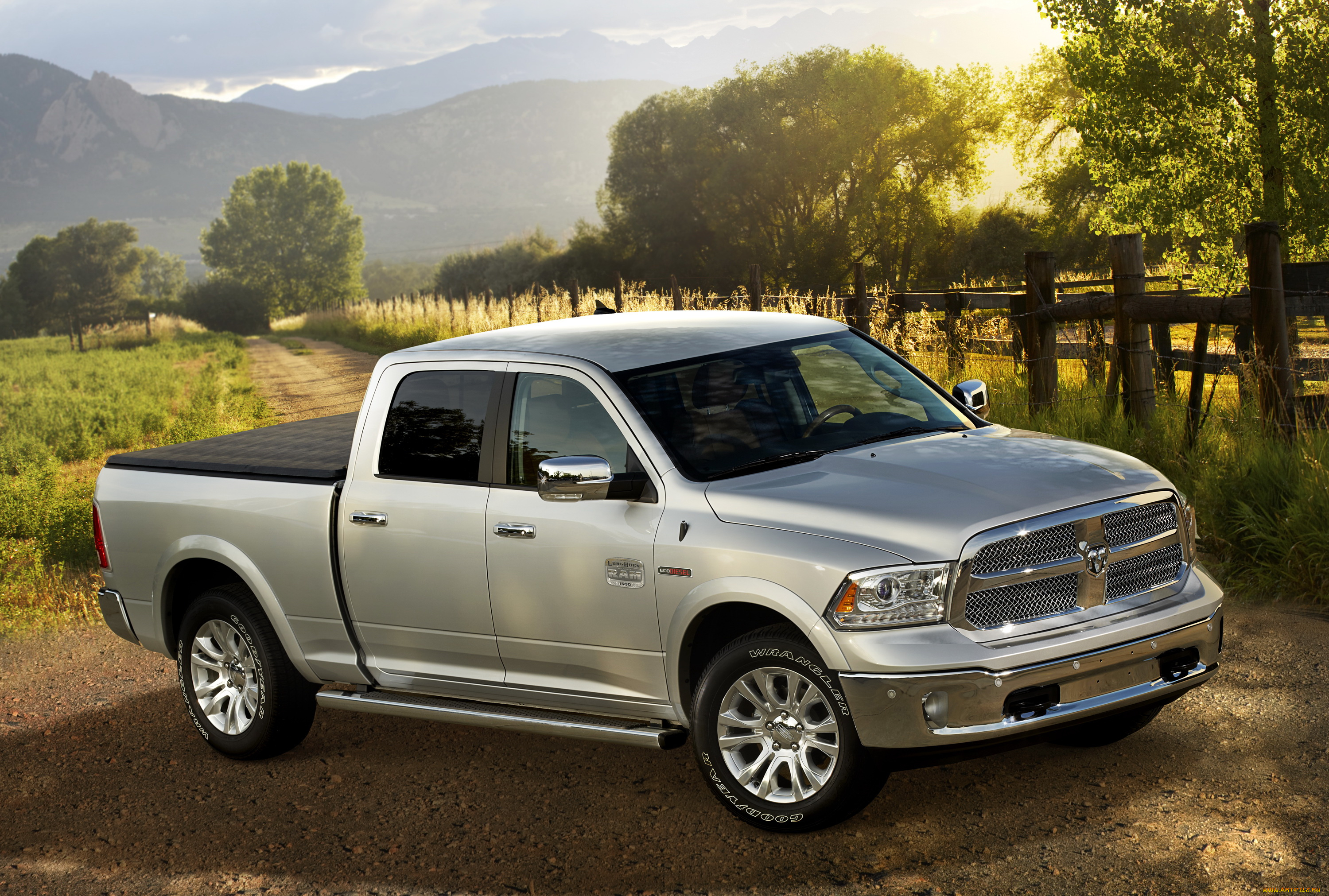 Ли рам. Dodge Ram 1500 2014. Додж пикап Ram 1500. Dodge Ram 1500 2014 Laramie. Додж Рэм 1500 дизель.