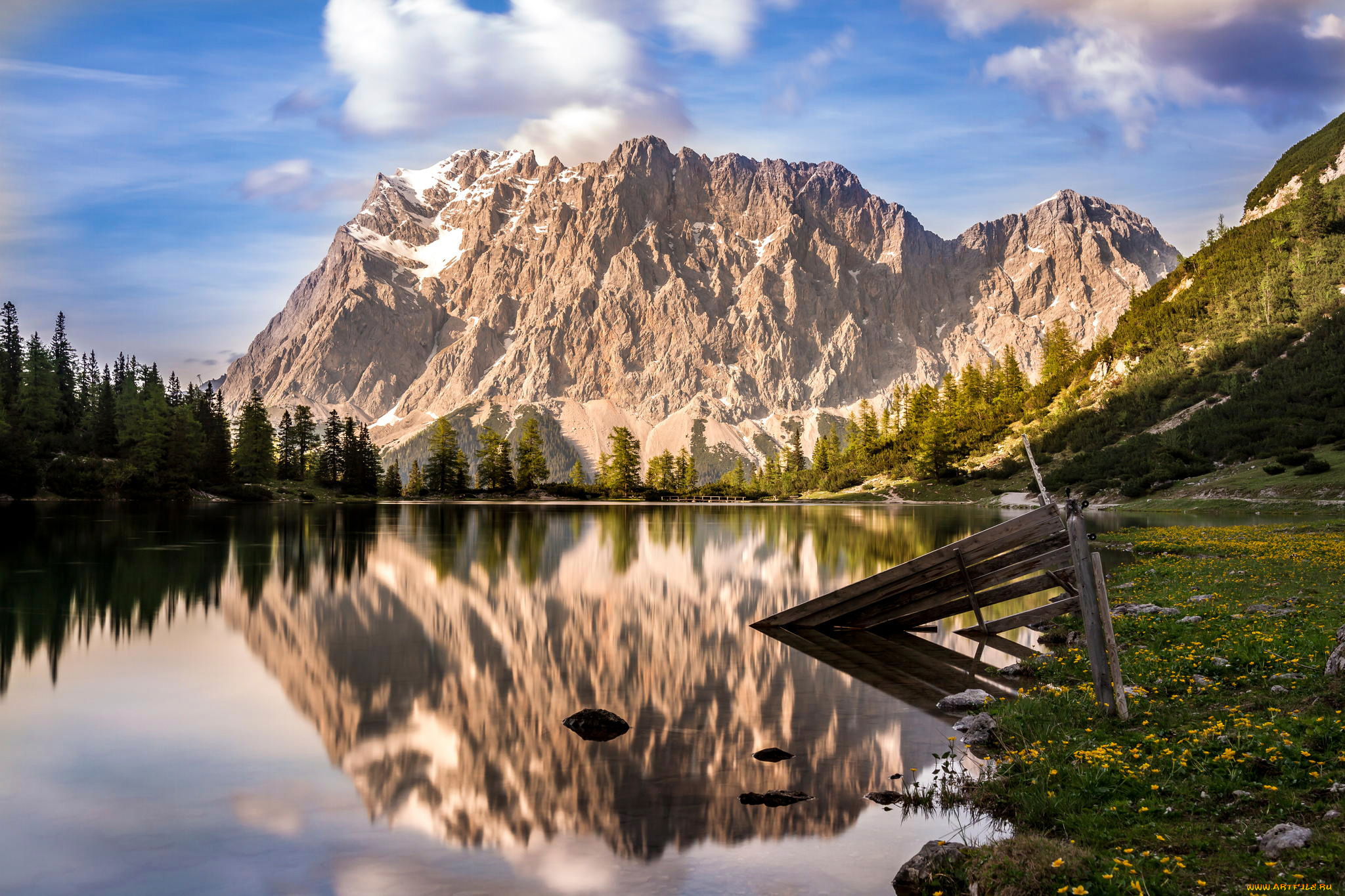 Zugspitze. Цугшпитце Германия. Гора Цугшпитце в Германии. Пик Цугшпитце. Германия пик Цугшпитце.