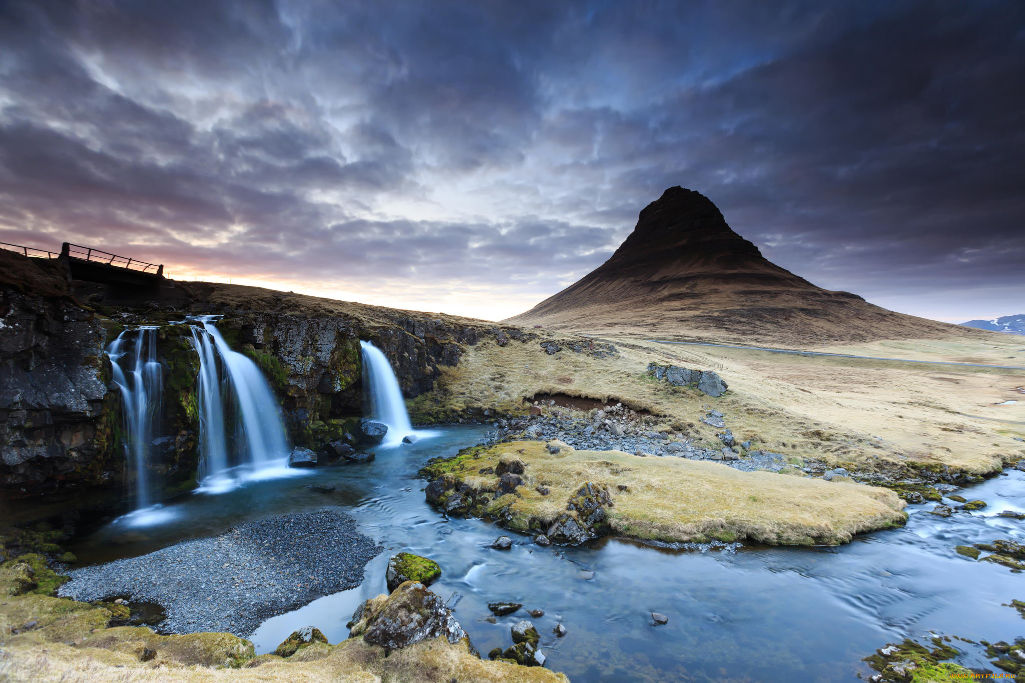 природа, водопады, исландия, облака, закат, kirkjufell, весна, река, водопад, вулкан, гора